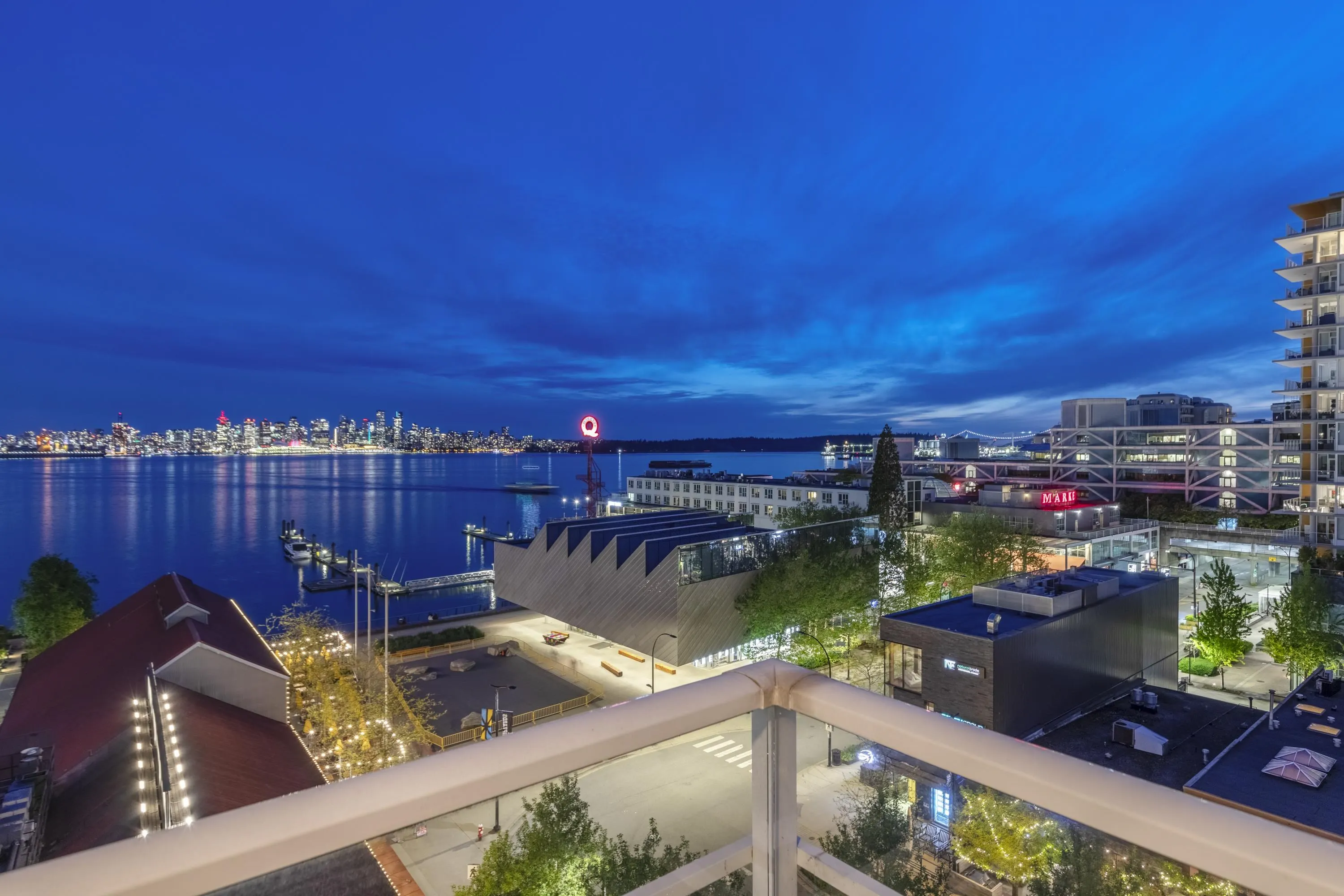 602 133 E Esplanade