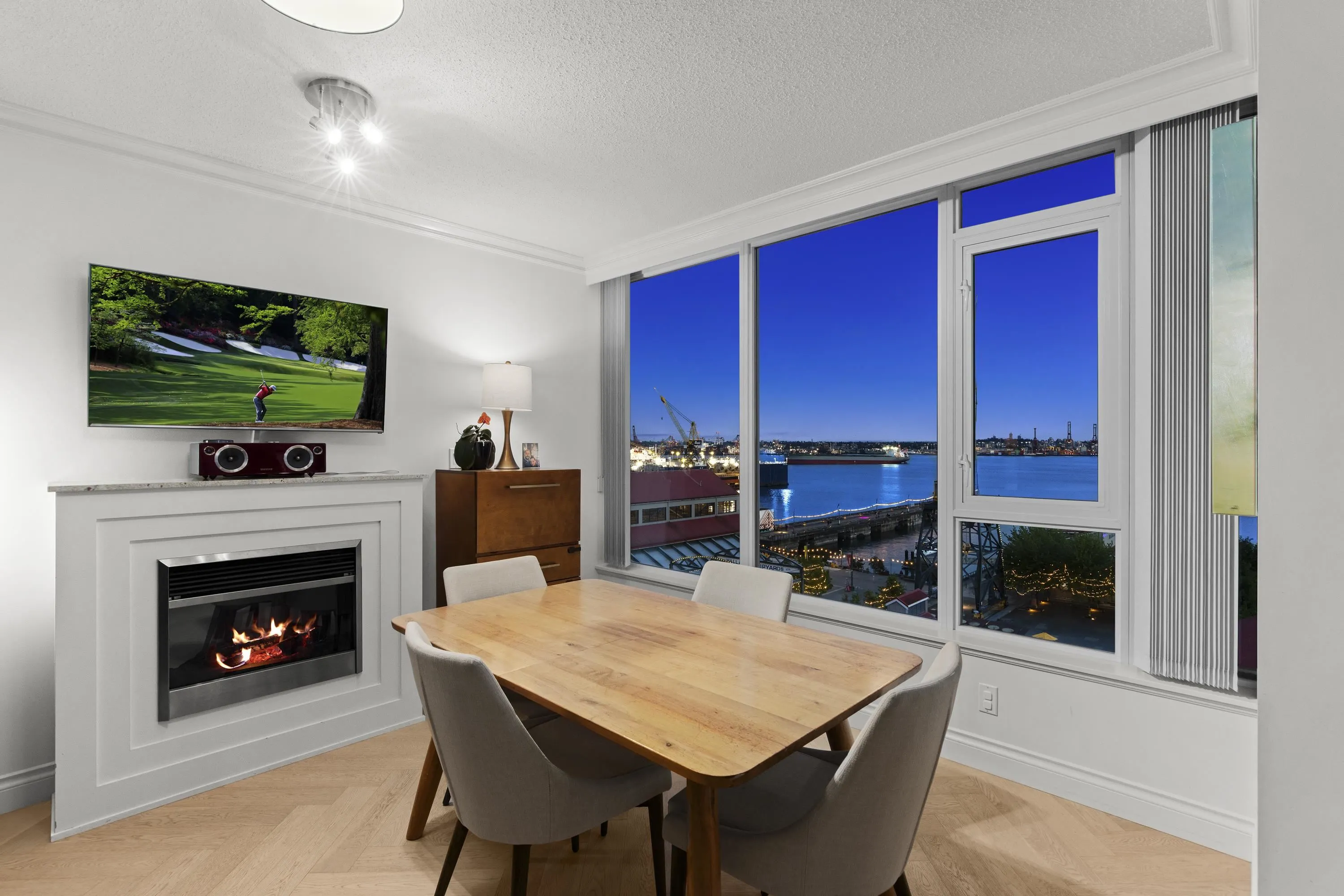 602 133 E Esplanade