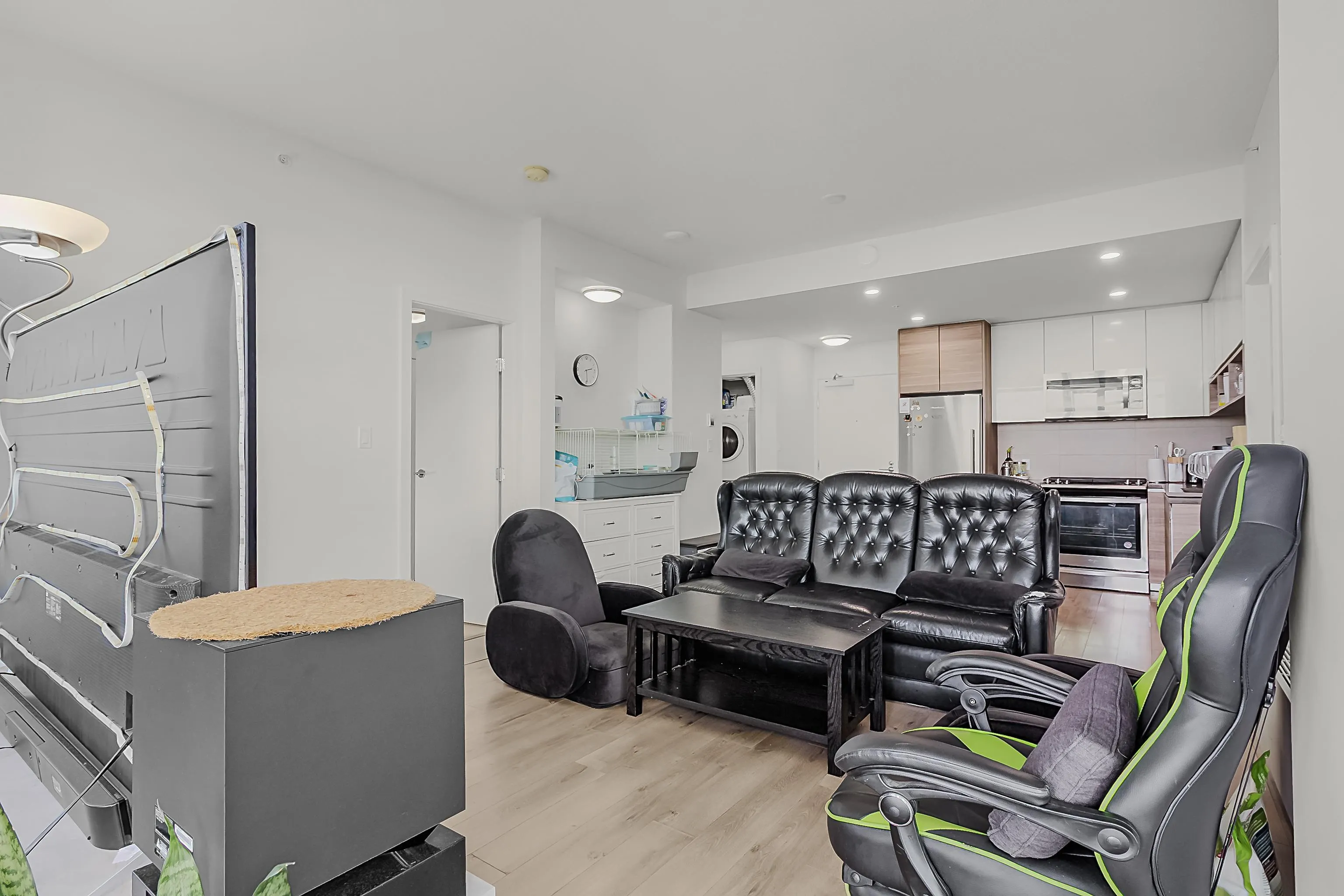 1006 8850 University Crescent