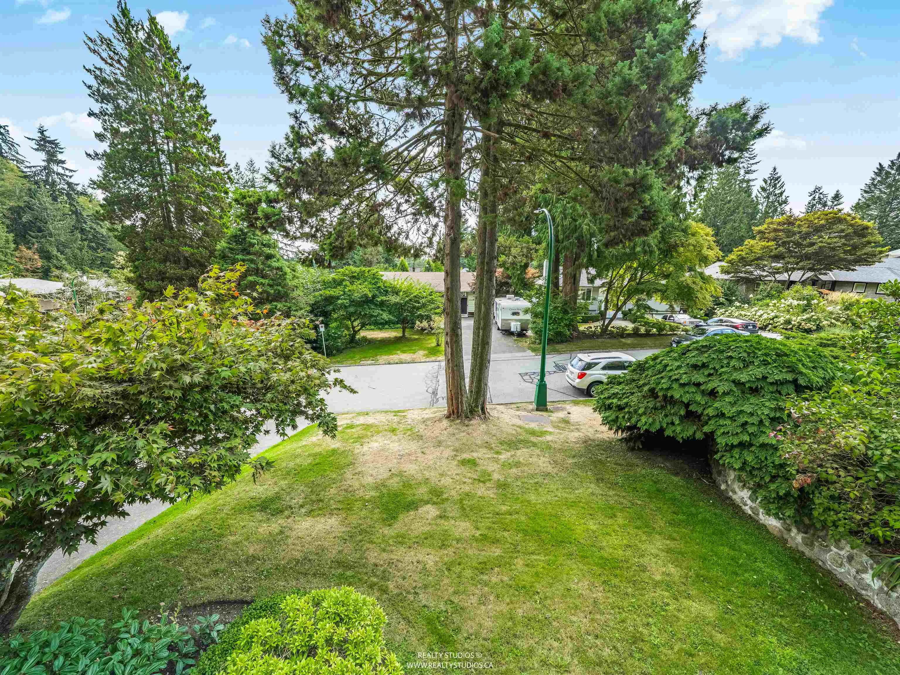 1202 Bracknell Crescent