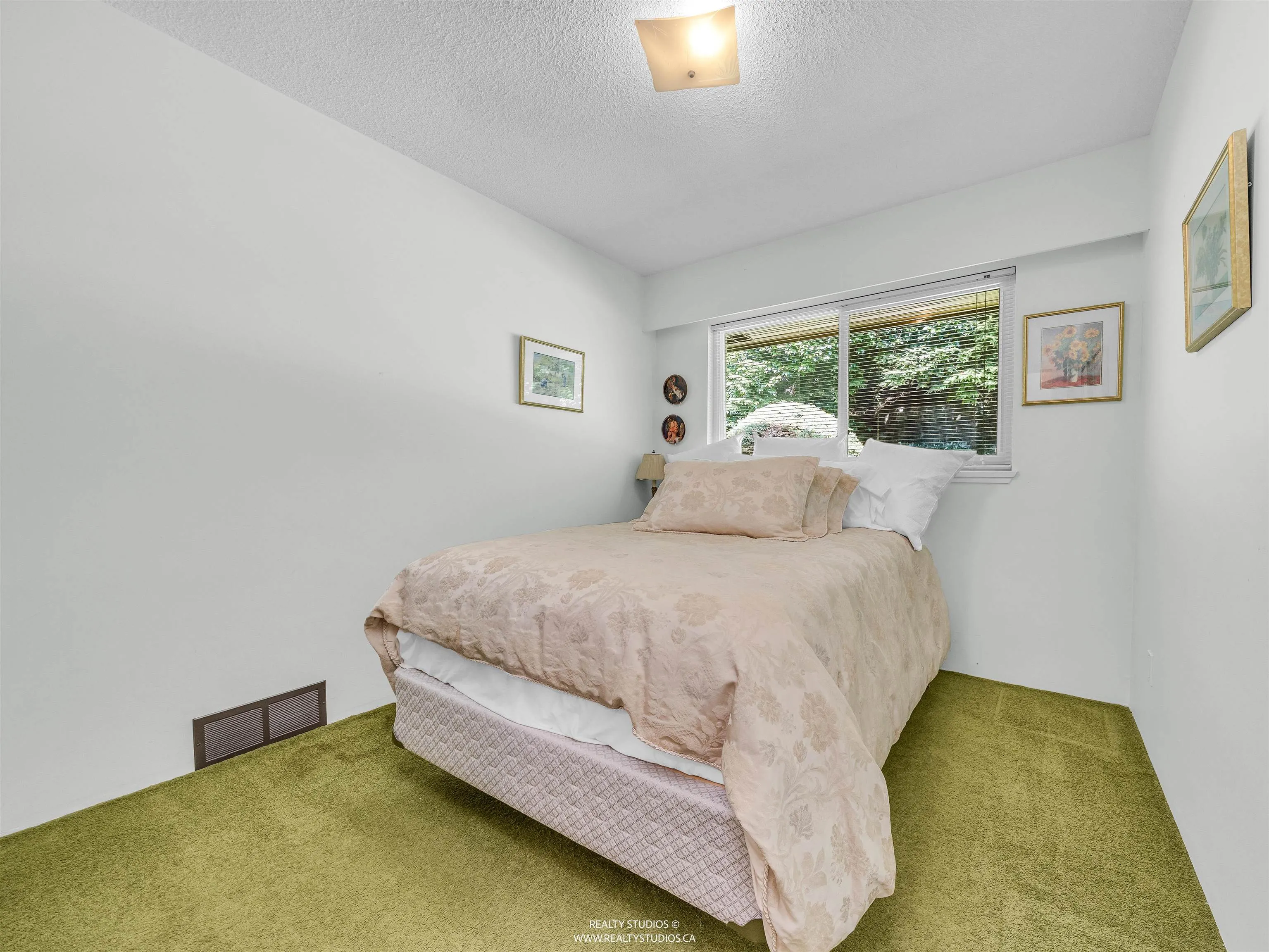 1202 Bracknell Crescent