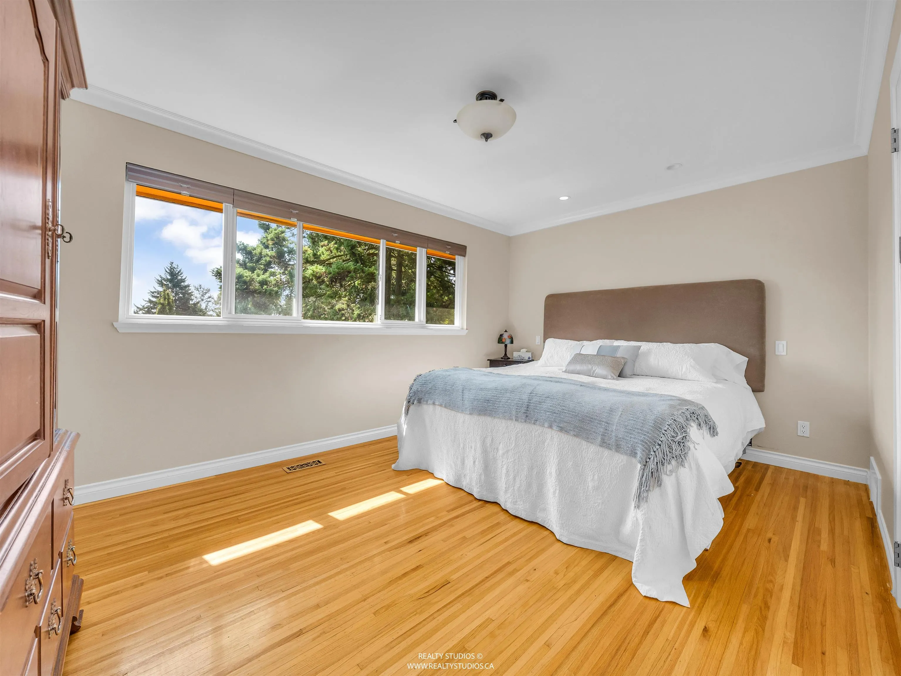 1202 Bracknell Crescent