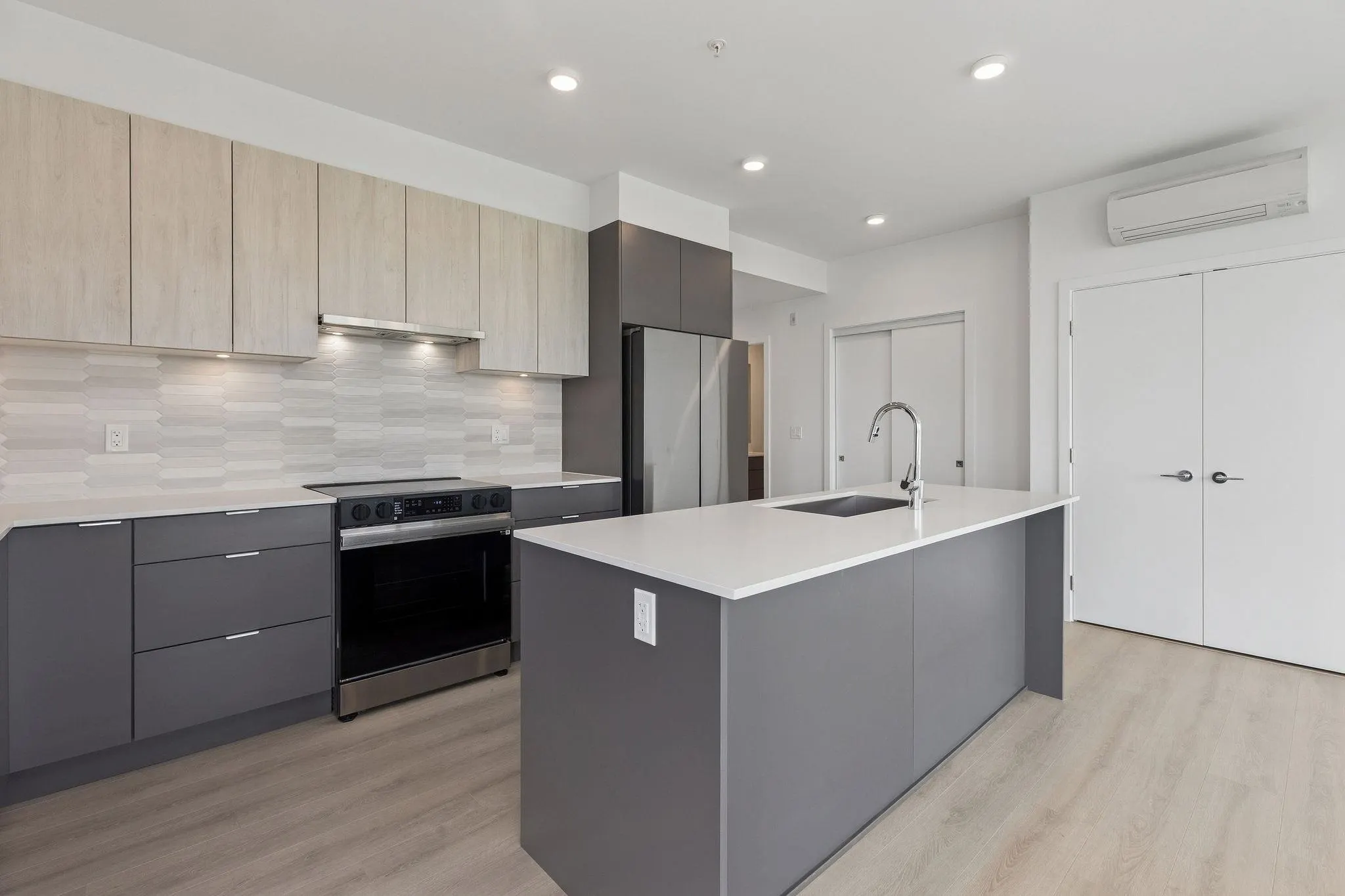 5XX 2463 Rabbit Drive