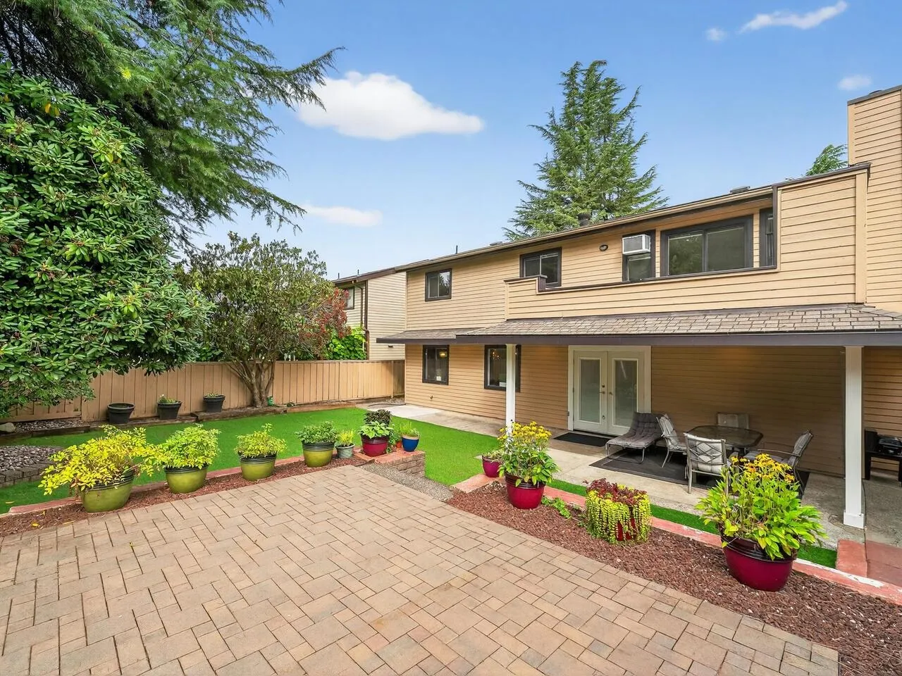 1131 Lombardy Drive