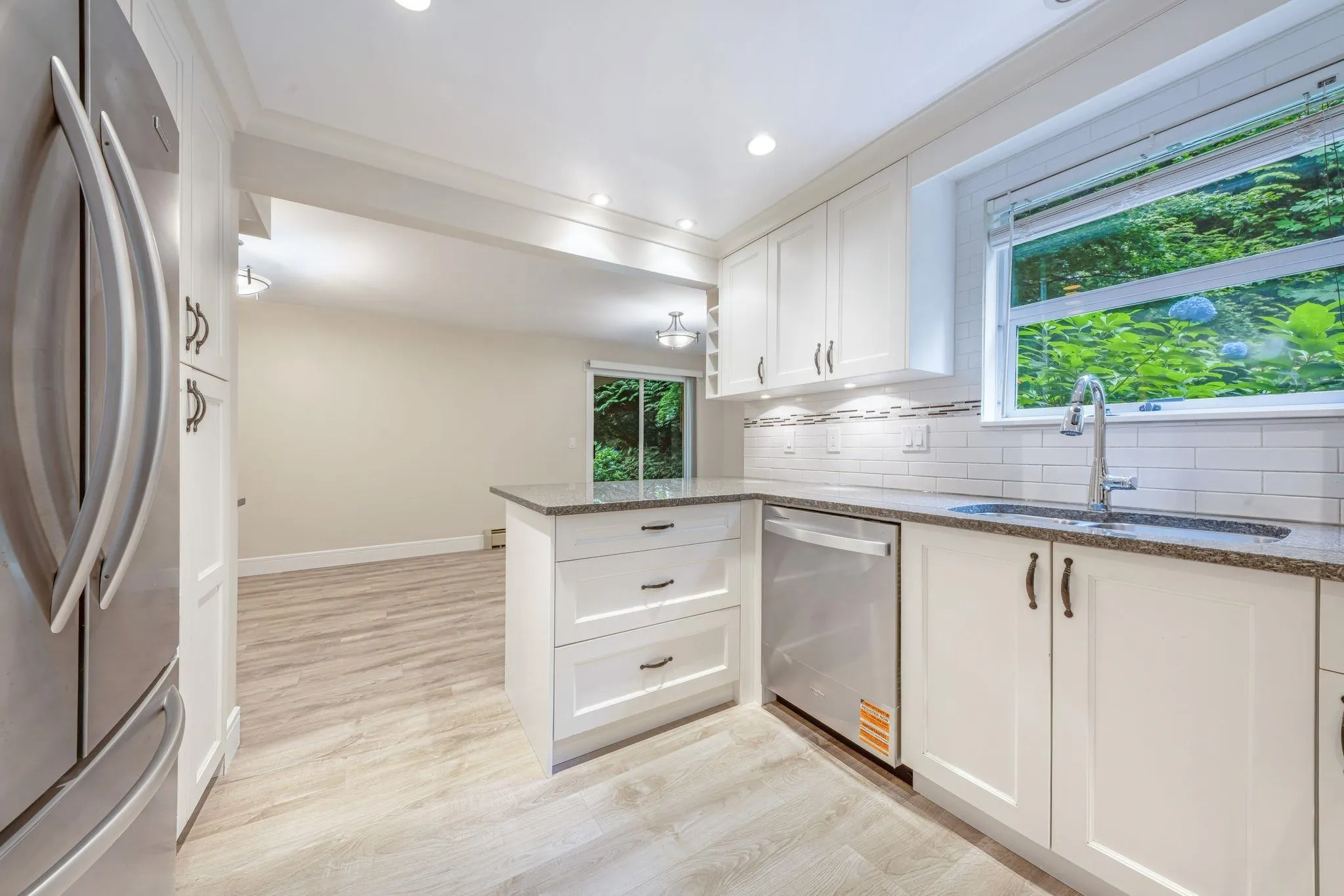 37 9000 Ash Grove Crescent