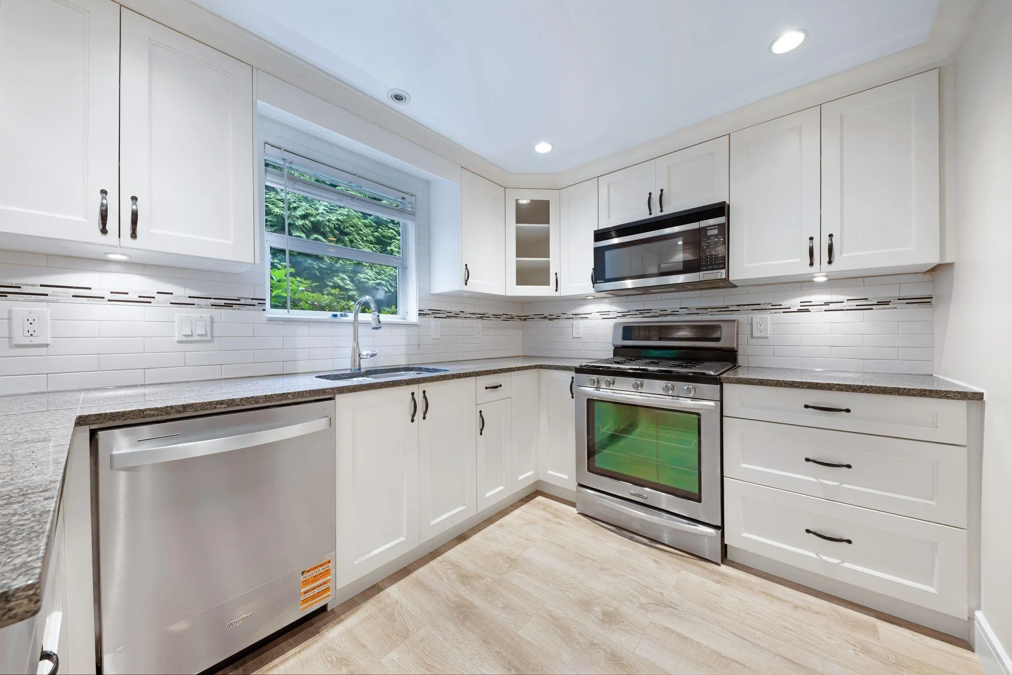 37 9000 Ash Grove Crescent