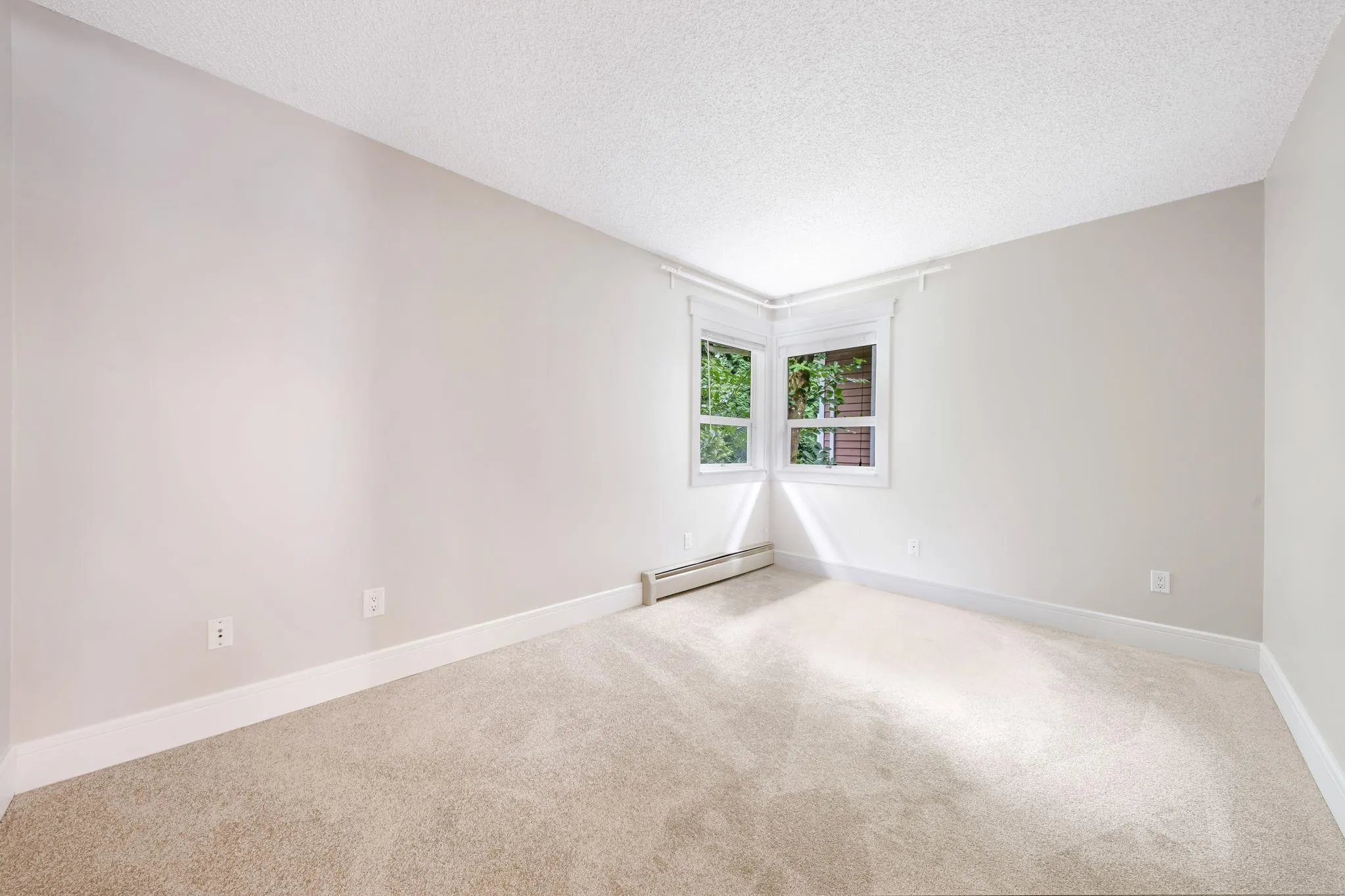 37 9000 Ash Grove Crescent