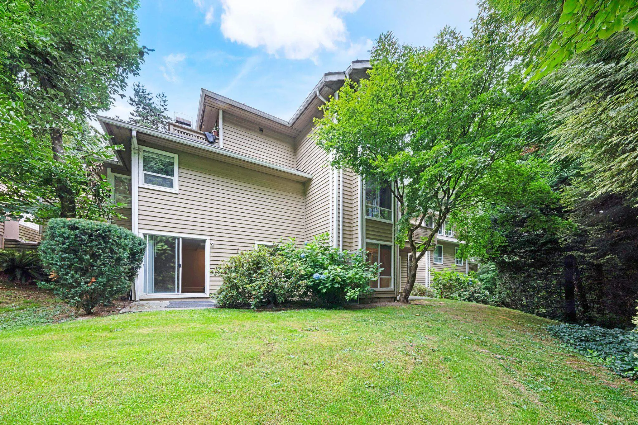 37 9000 Ash Grove Crescent