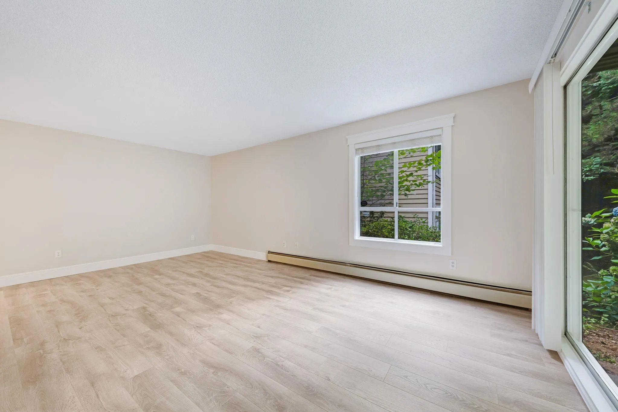 37 9000 Ash Grove Crescent