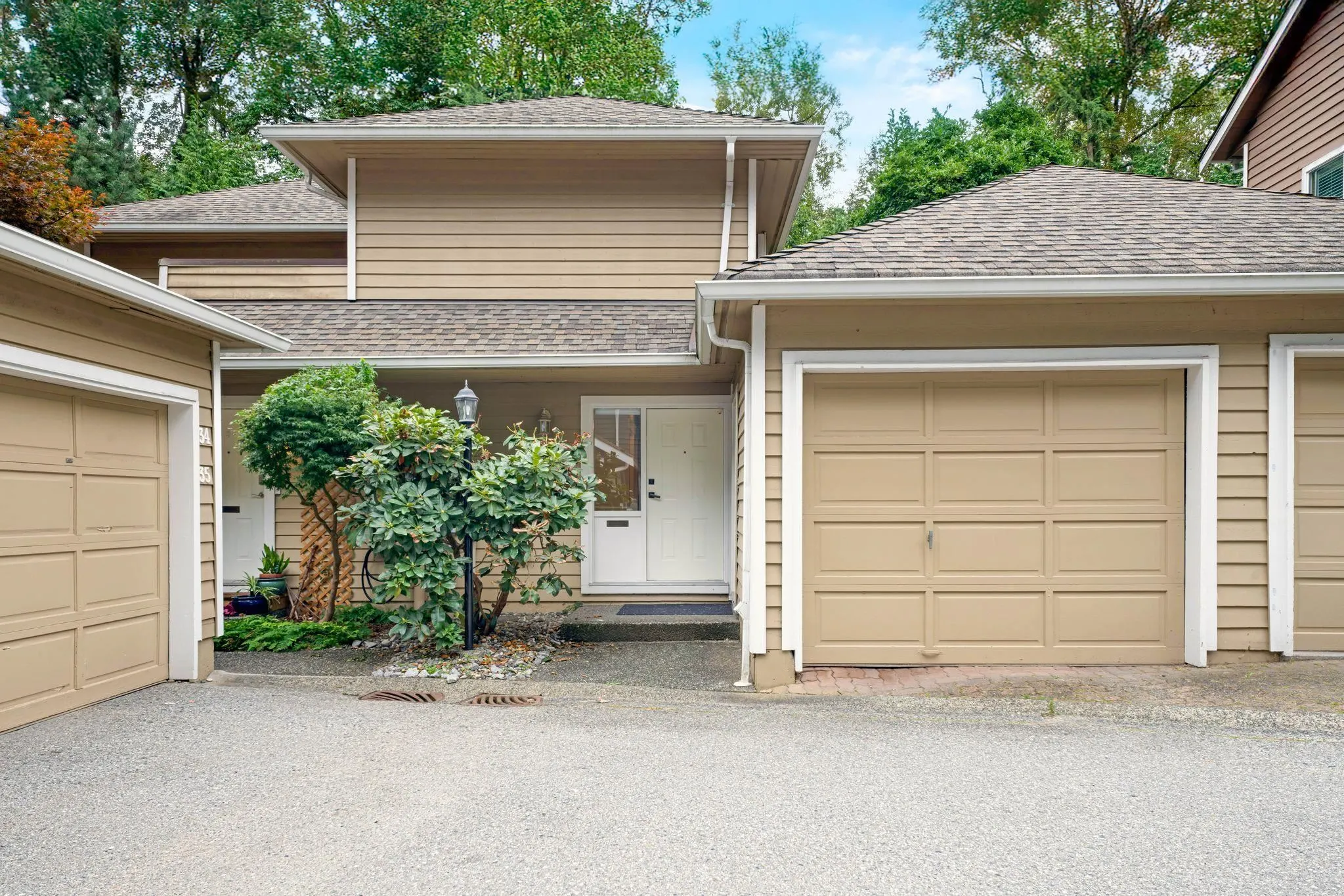 37 9000 Ash Grove Crescent
