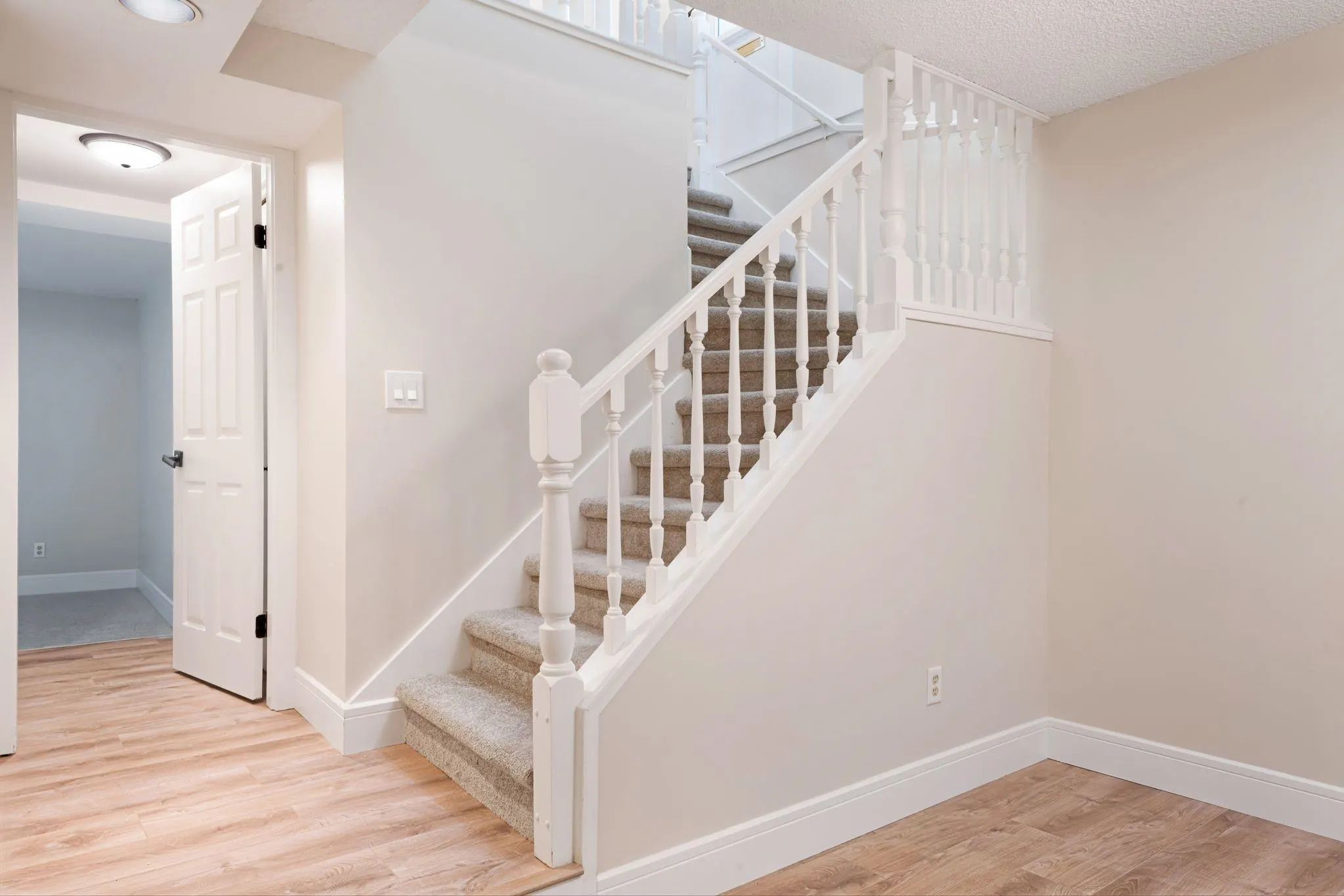 37 9000 Ash Grove Crescent