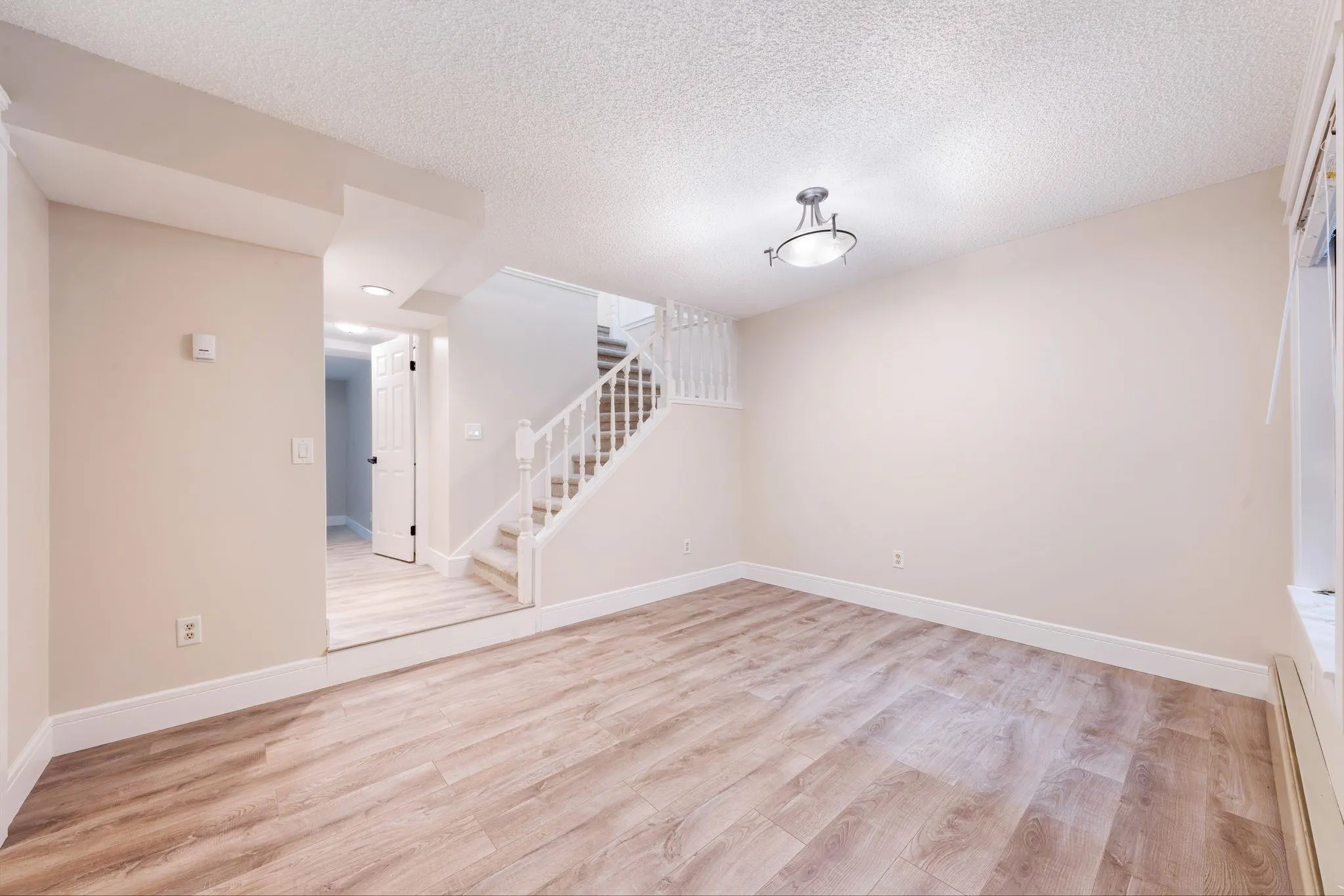 37 9000 Ash Grove Crescent