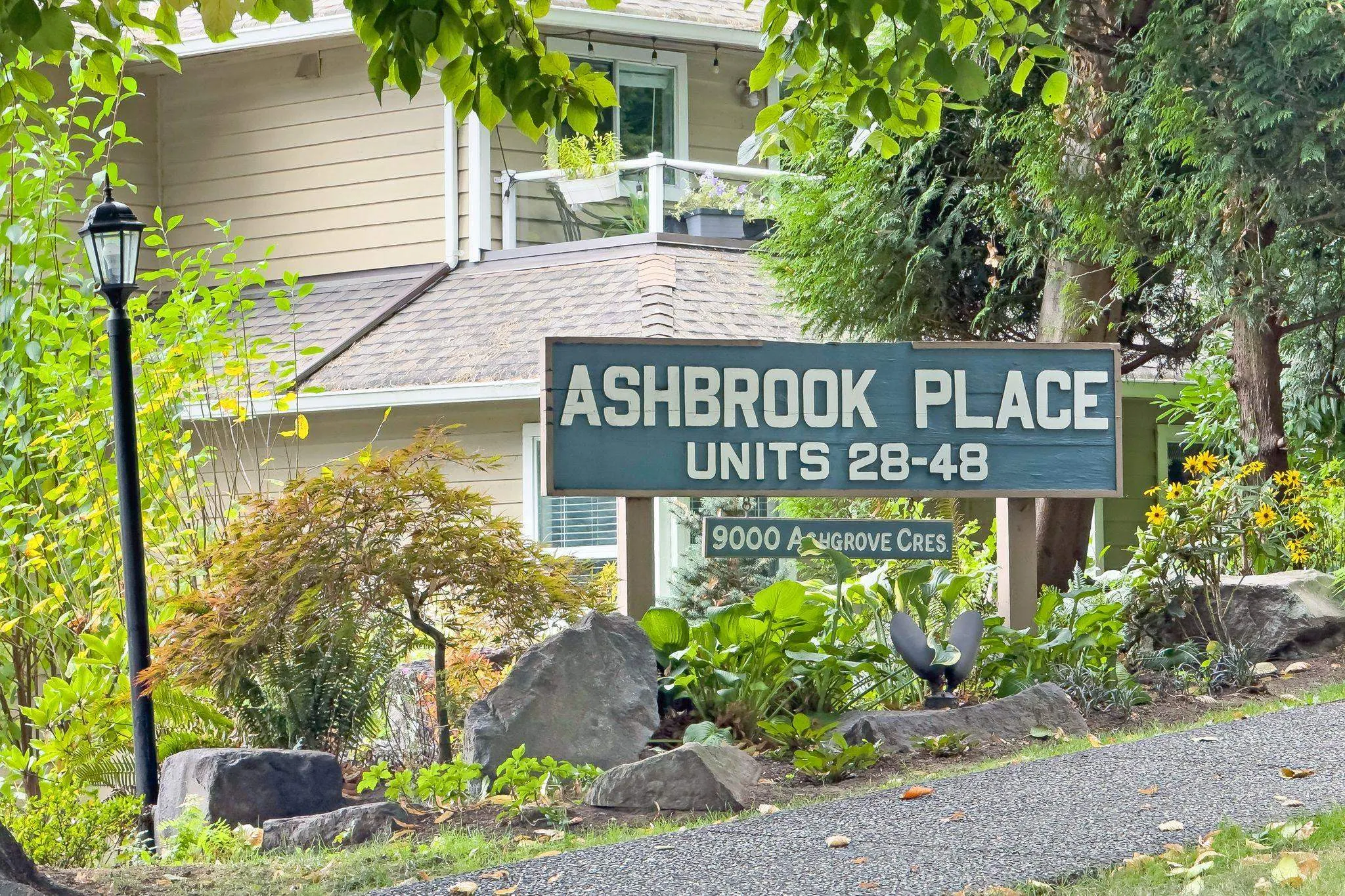 37 9000 Ash Grove Crescent