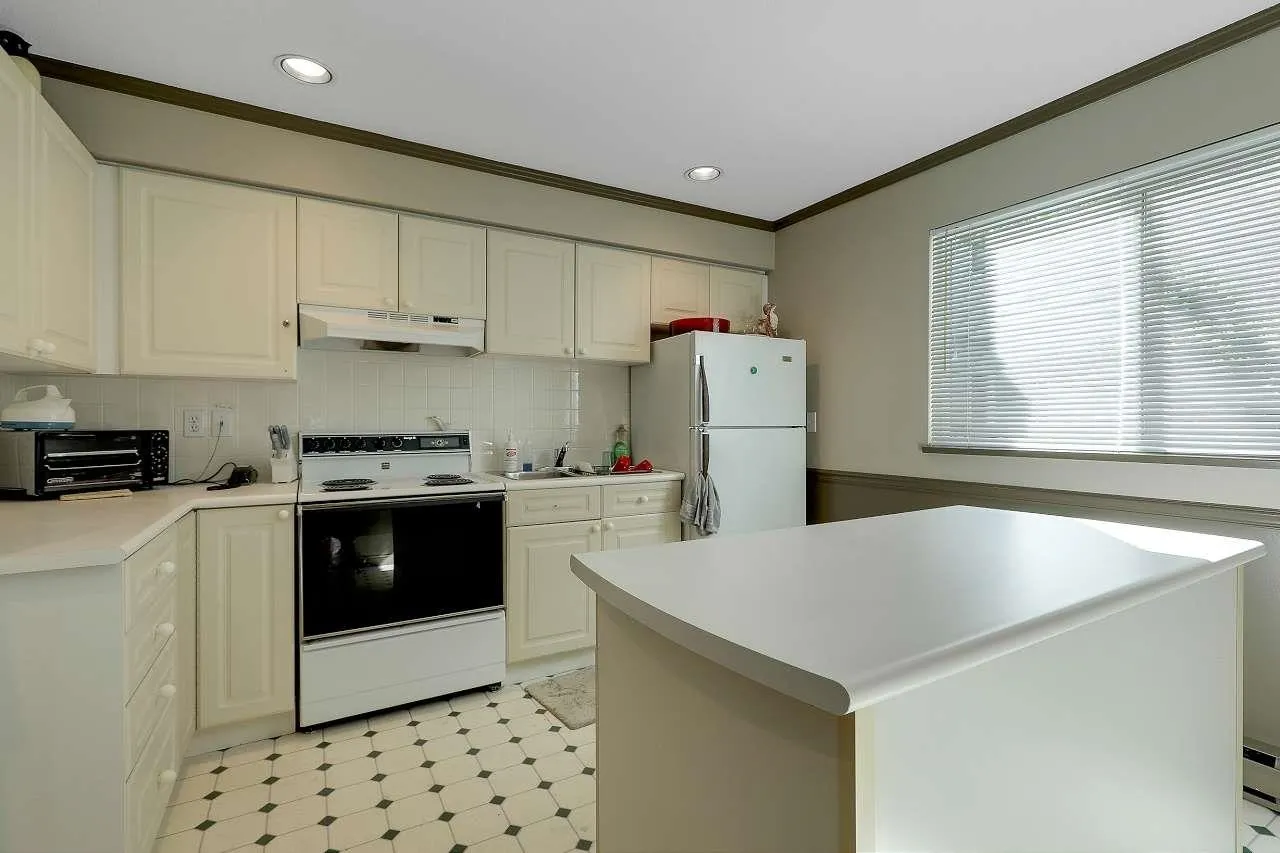 211 20976 56 Avenue