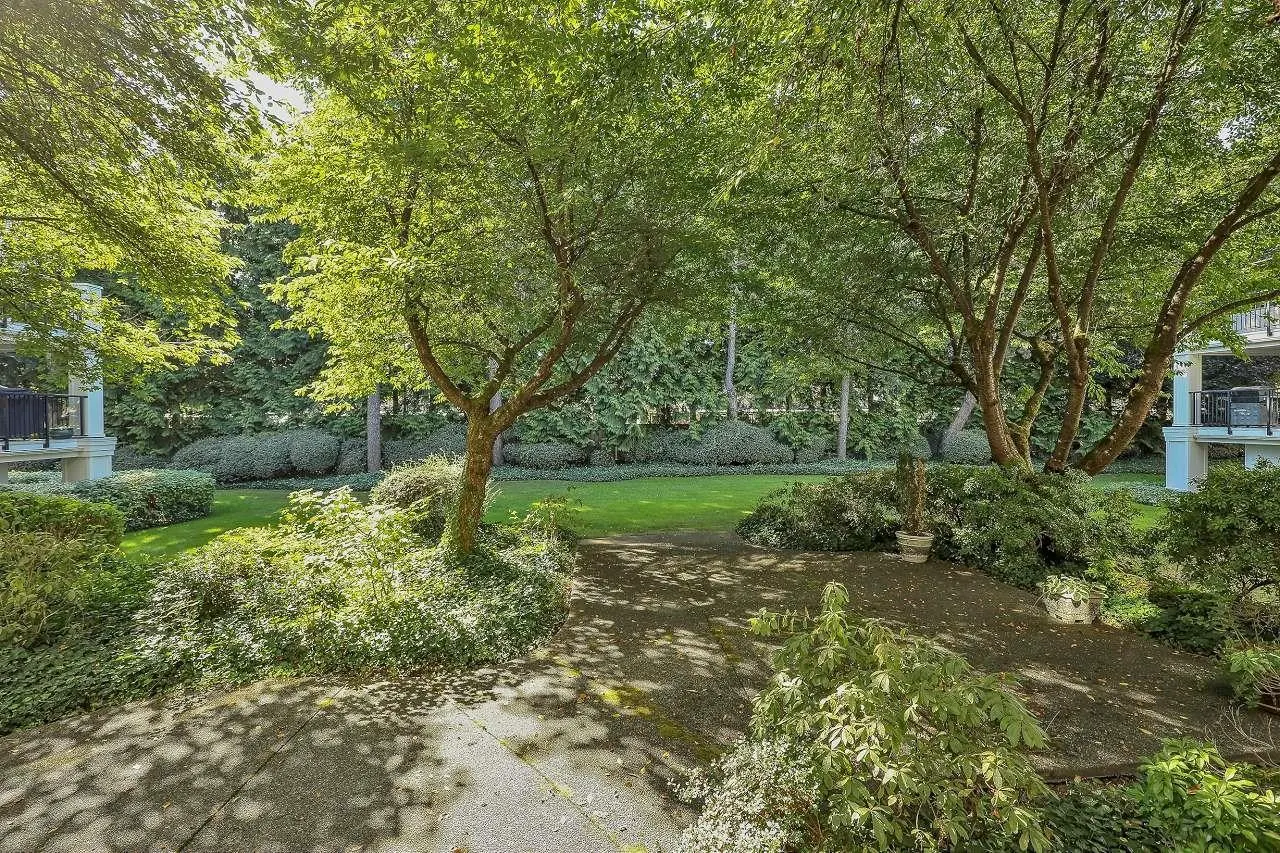 211 20976 56 Avenue