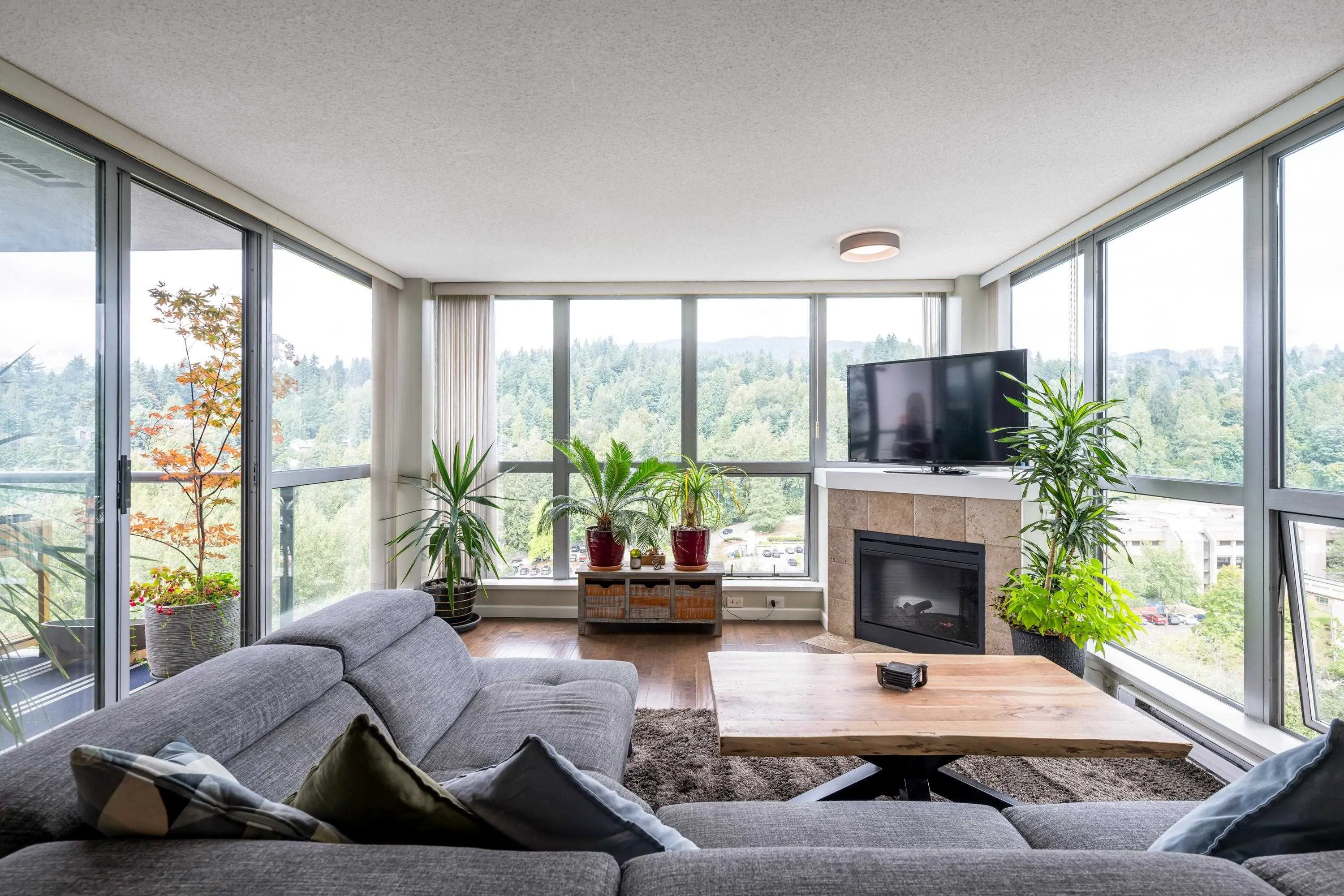 1601 290 Newport Drive