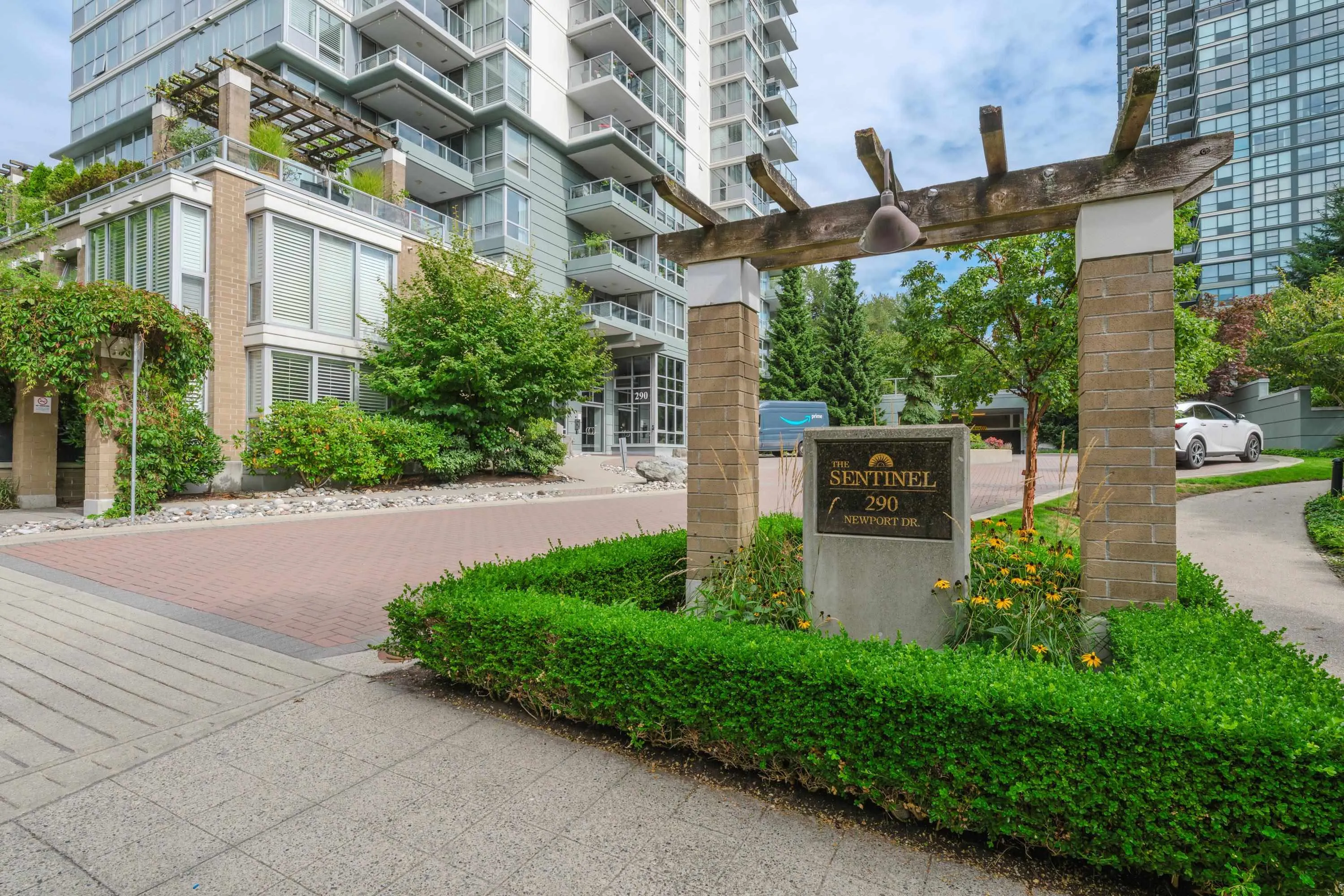 1601 290 Newport Drive