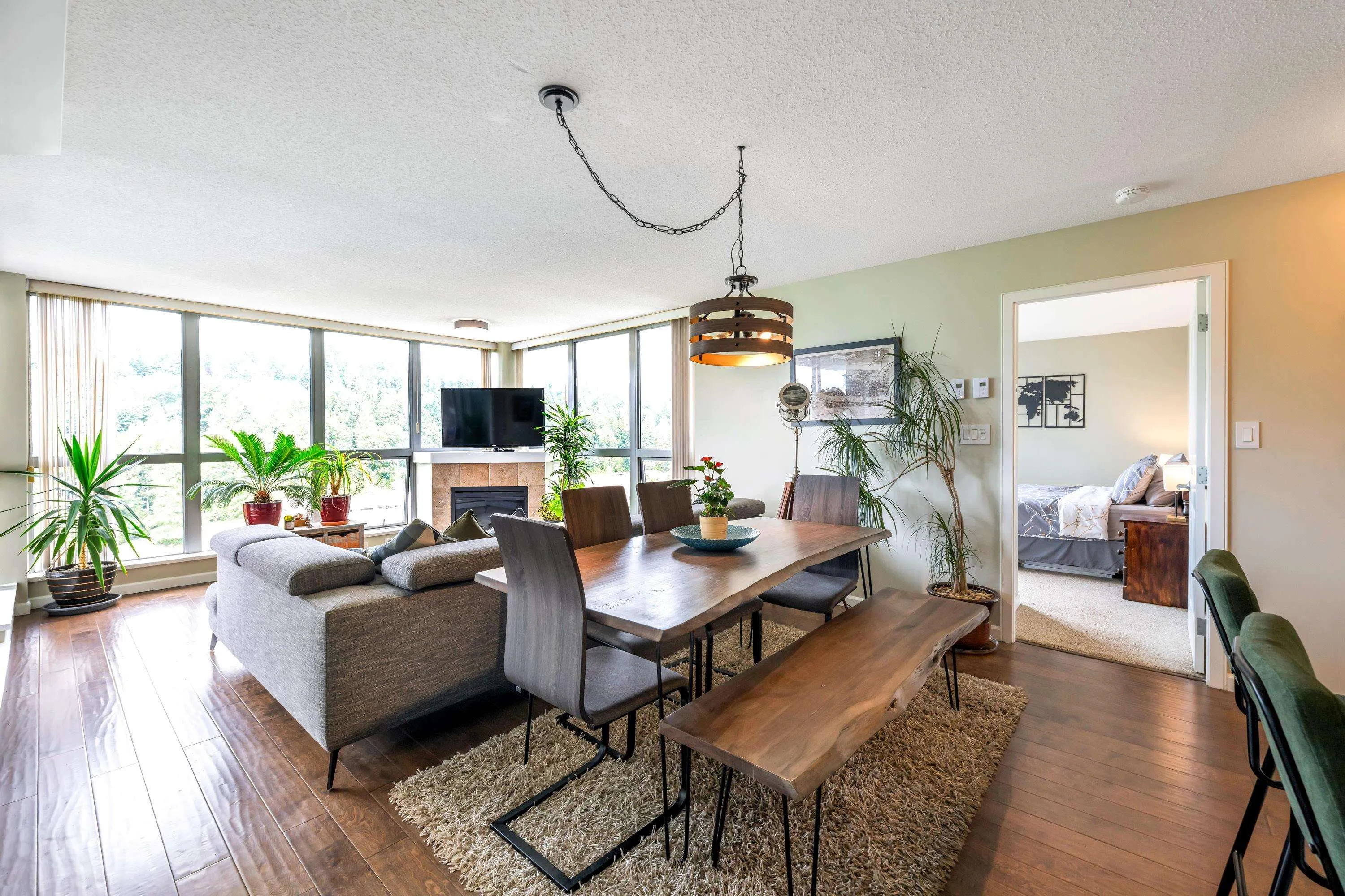 1601 290 Newport Drive