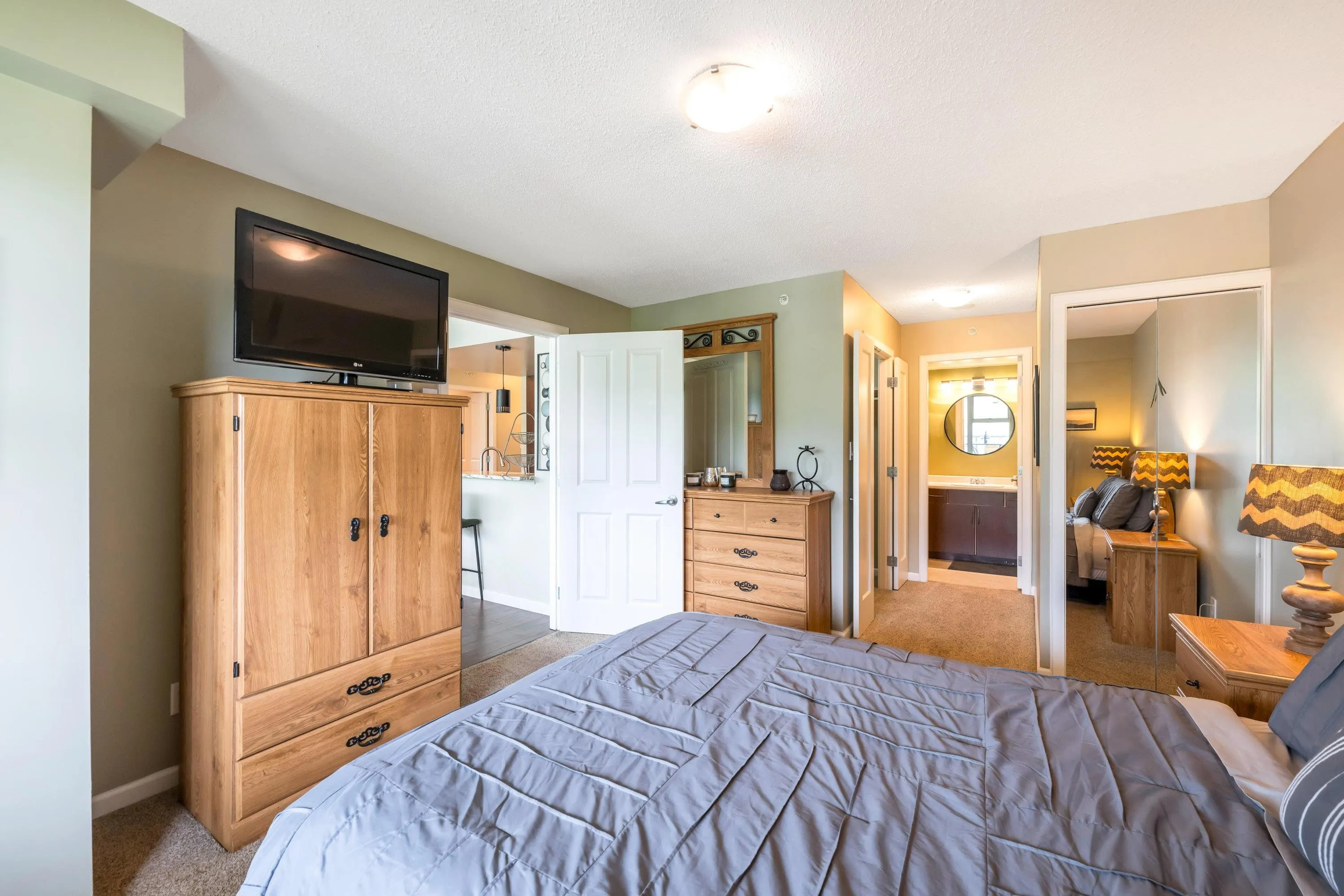 1601 290 Newport Drive