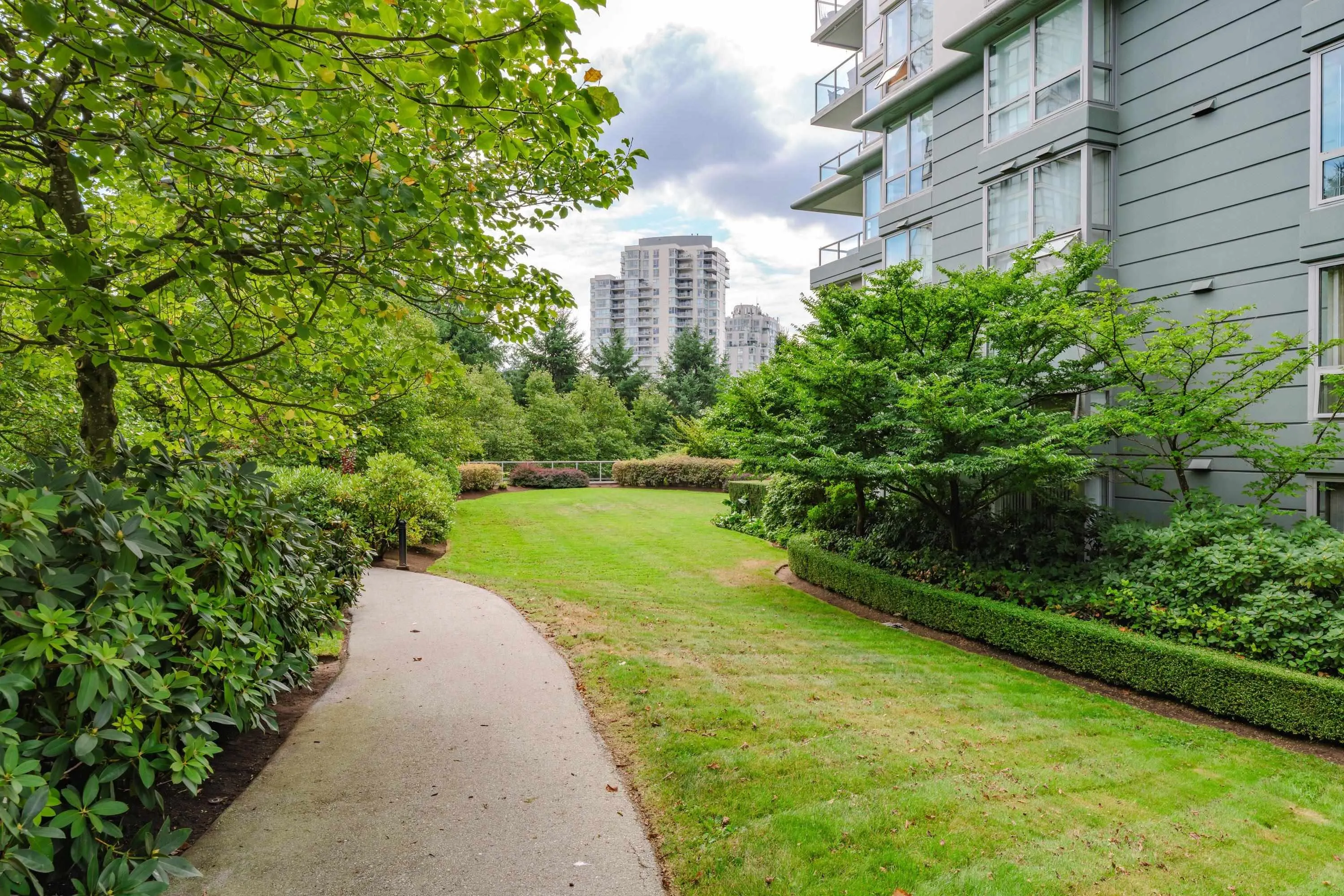 1601 290 Newport Drive