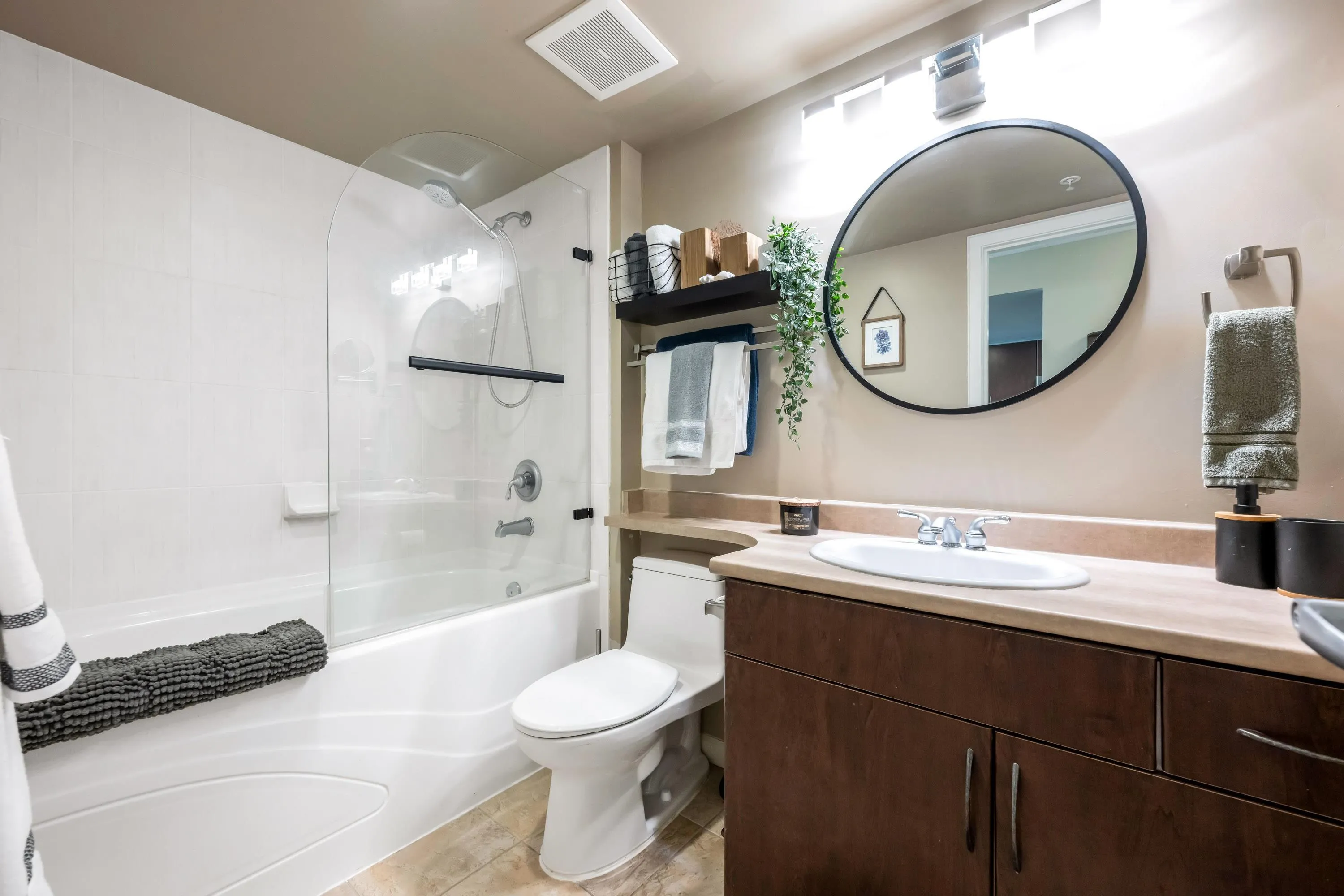 1601 290 Newport Drive