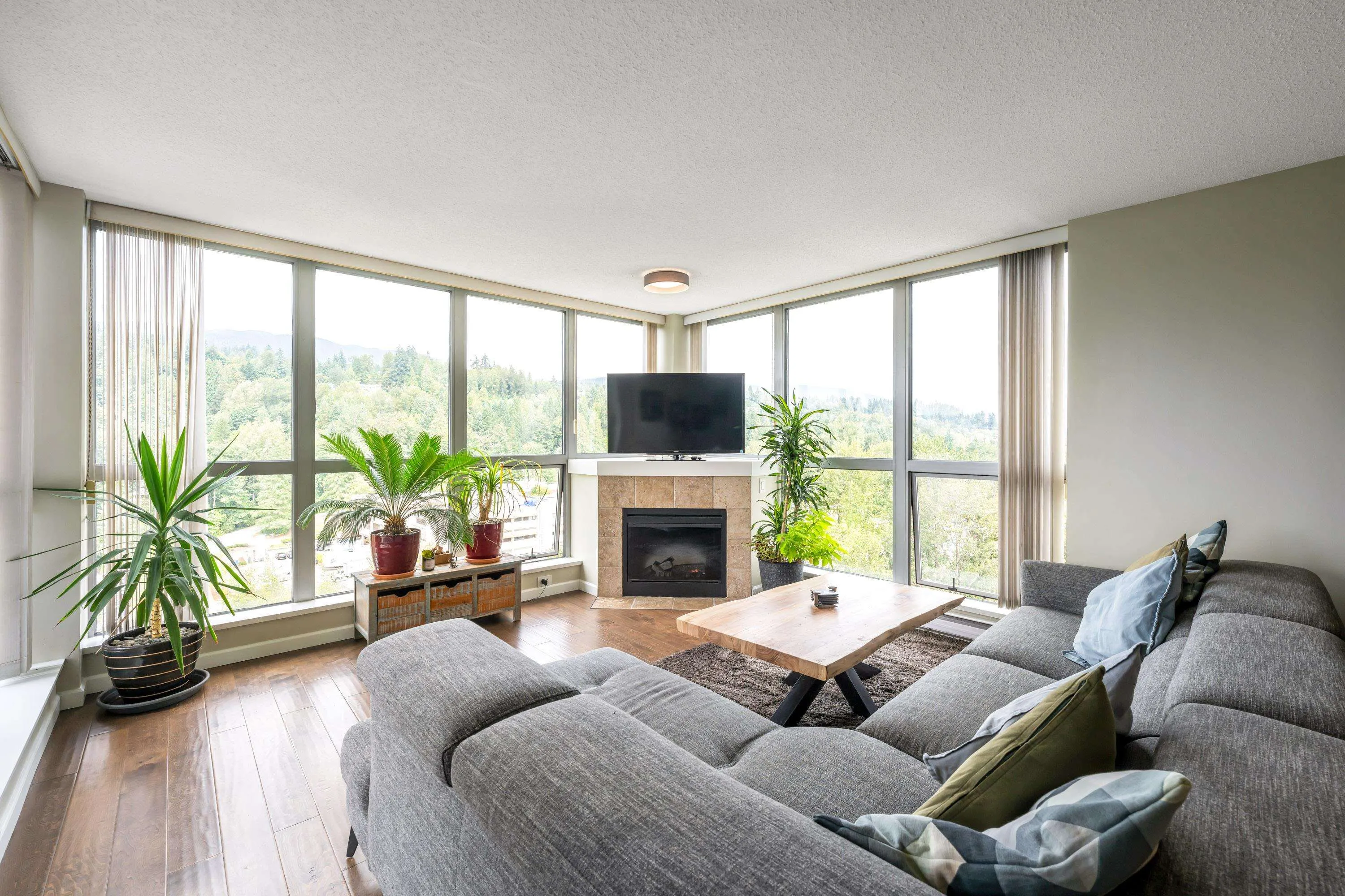 1601 290 Newport Drive