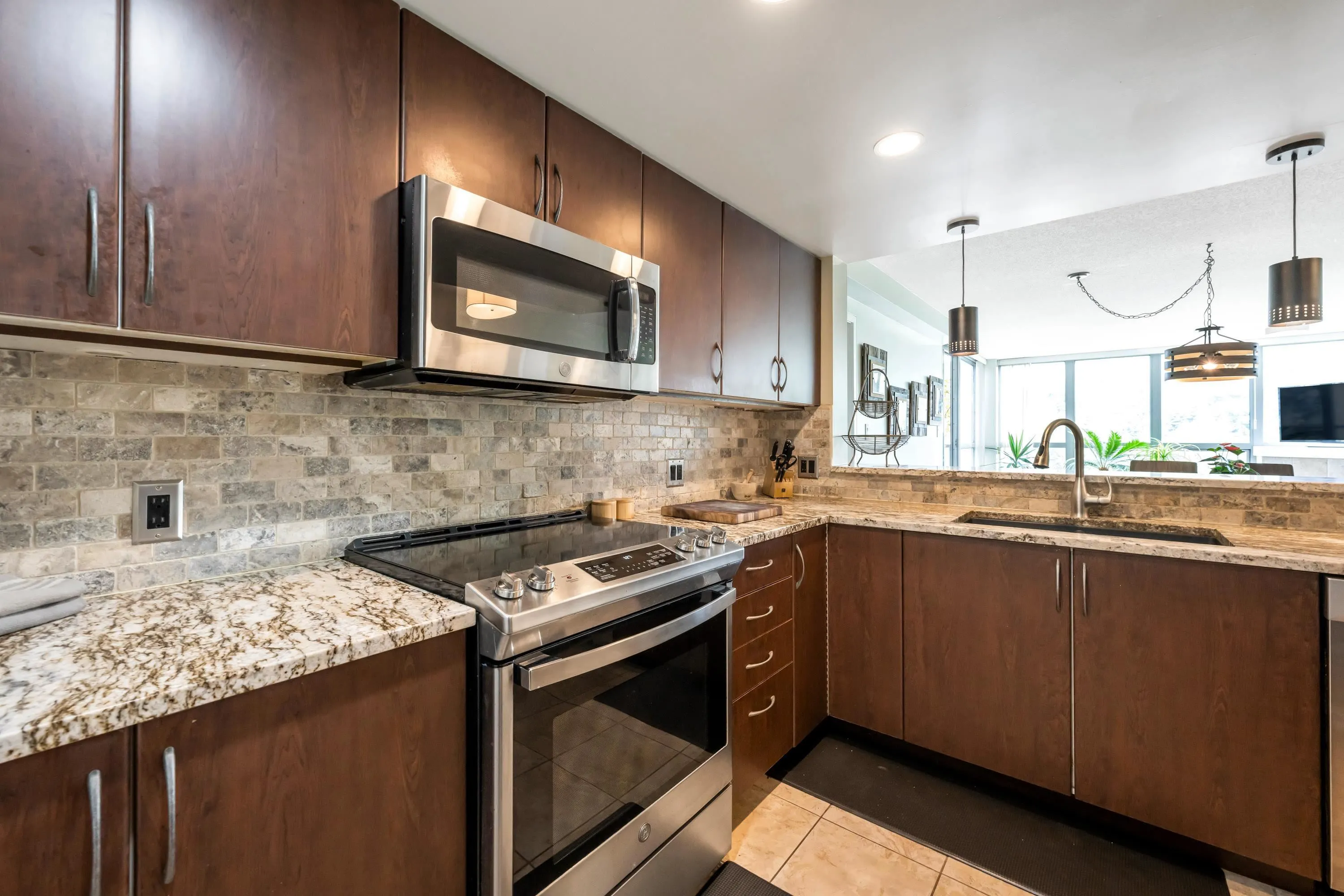 1601 290 Newport Drive