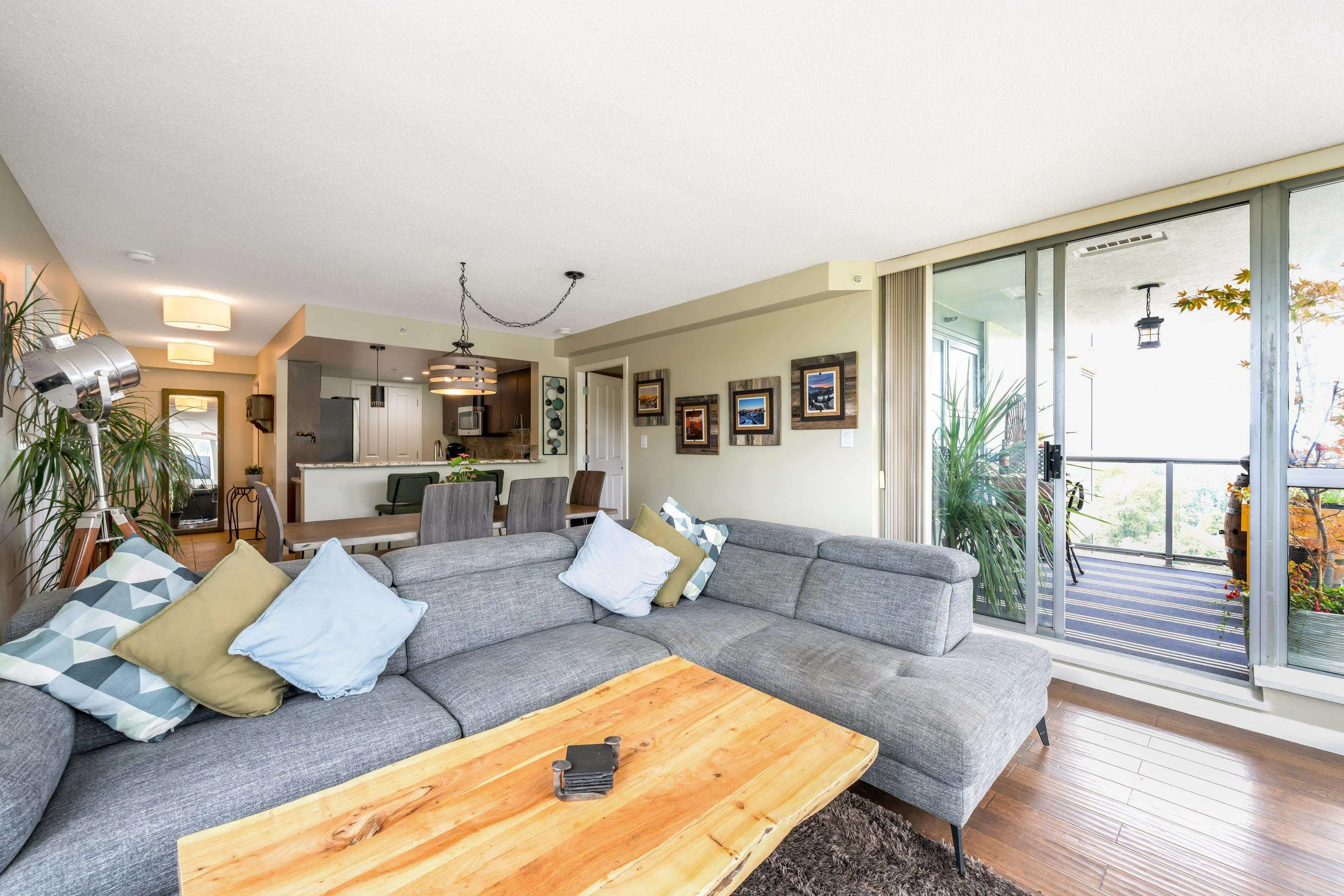 1601 290 Newport Drive