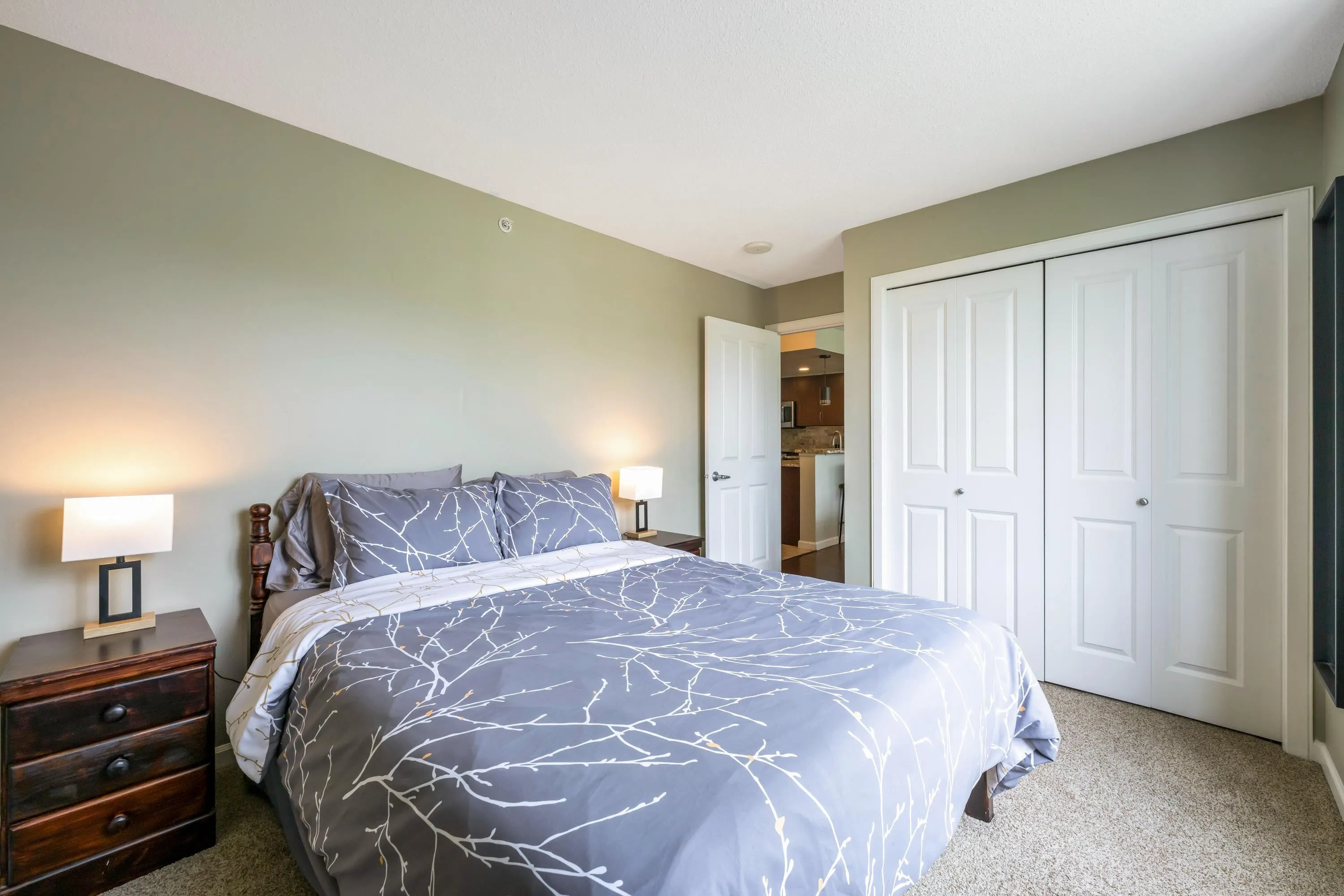 1601 290 Newport Drive