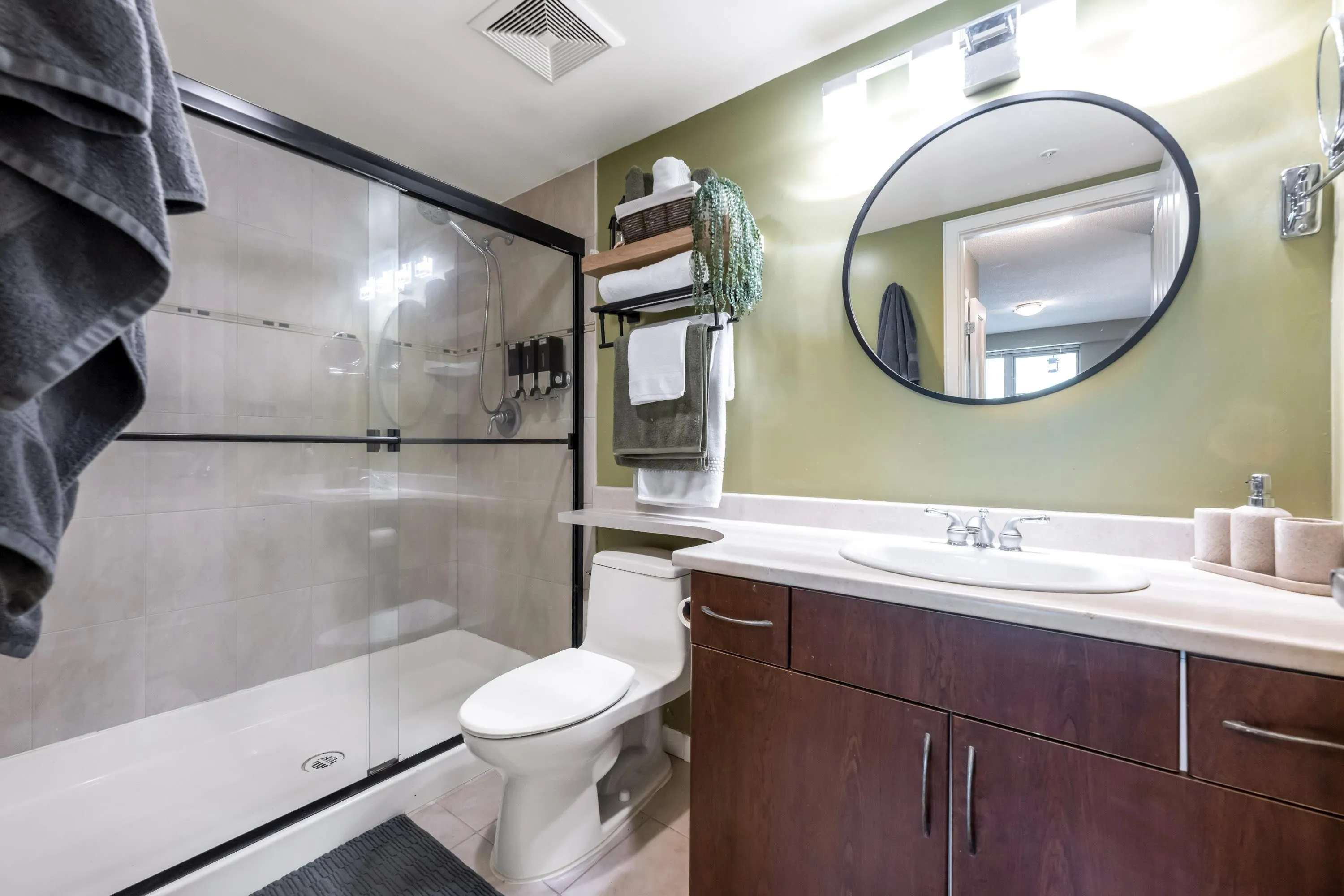 1601 290 Newport Drive