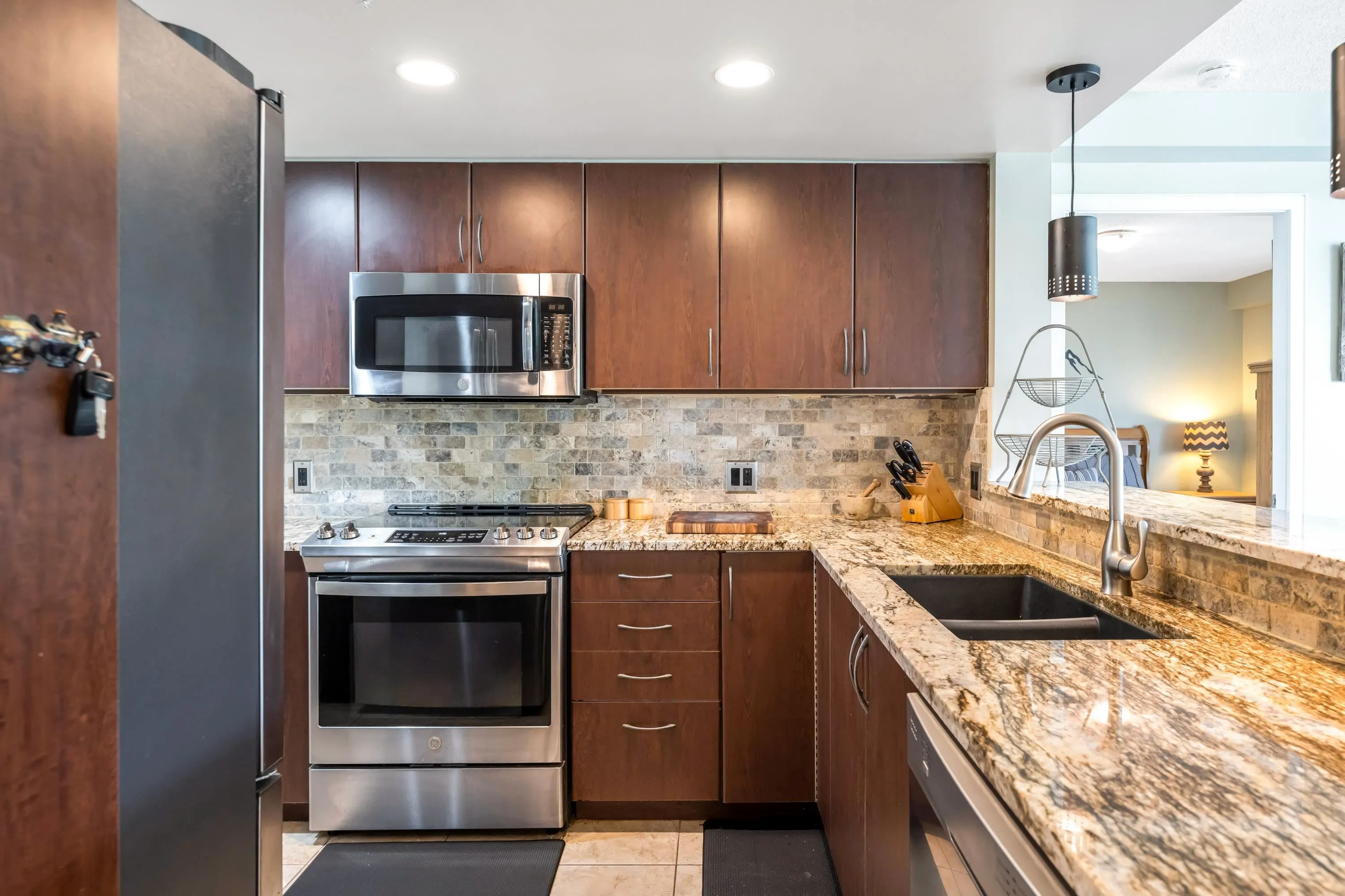 1601 290 Newport Drive