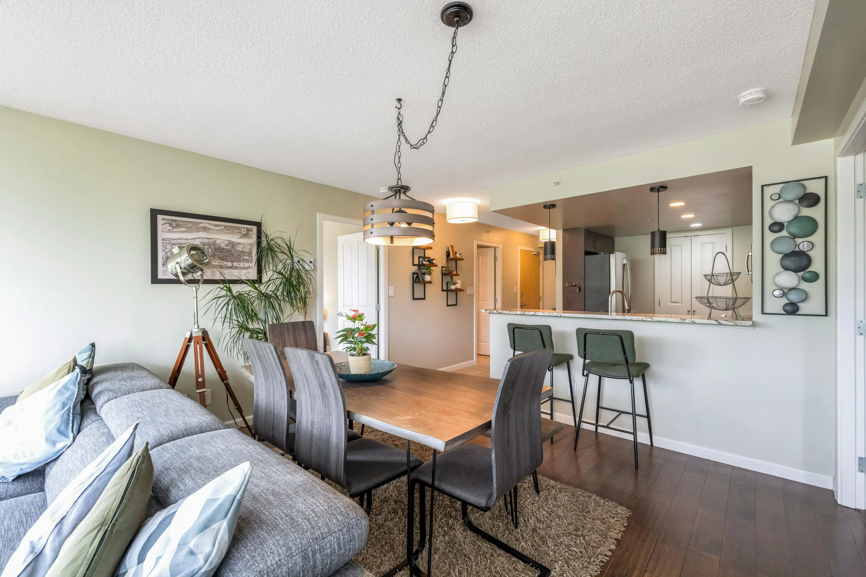 1601 290 Newport Drive