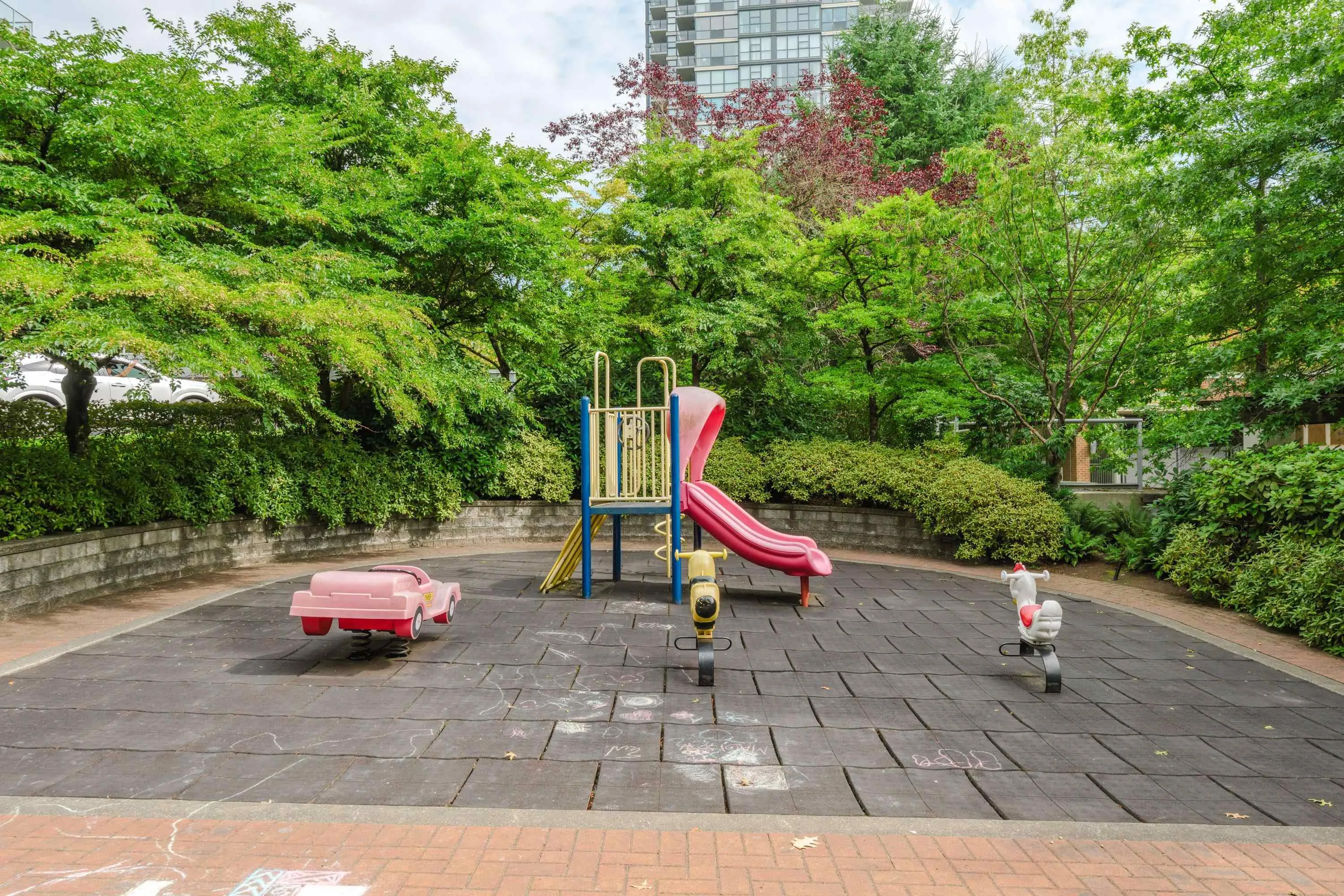 1601 290 Newport Drive