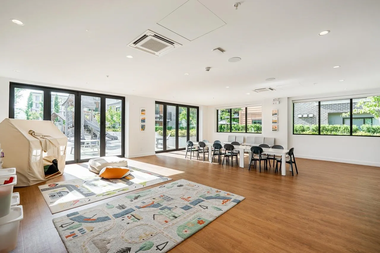 435 55 Klahanie Drive