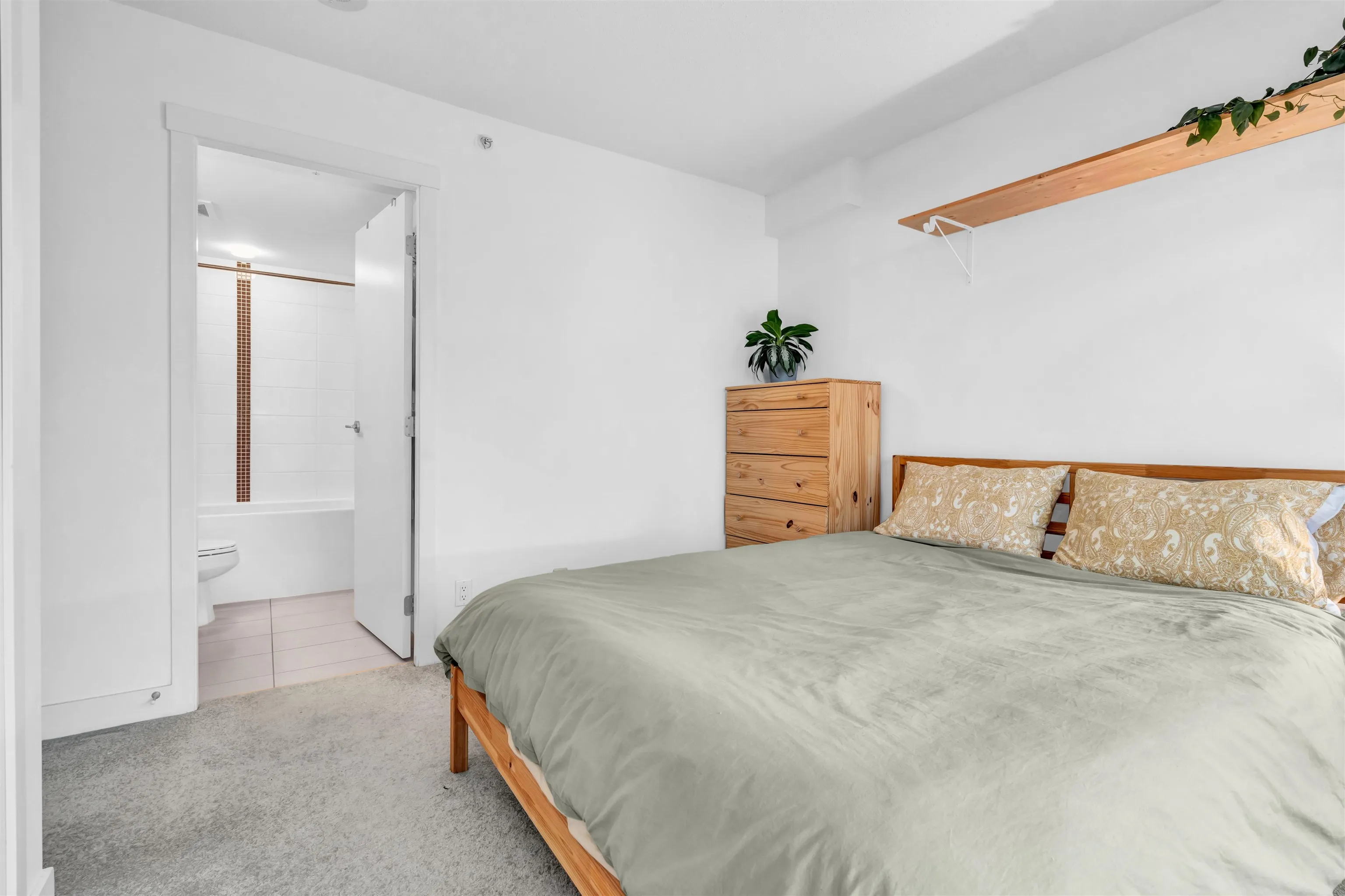 905 8068 Westminster Highway