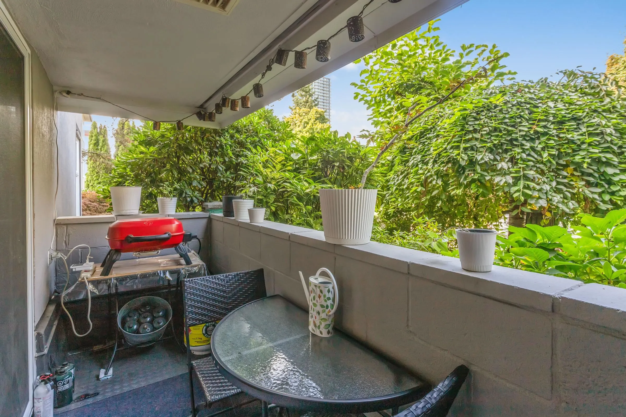 101 1352 W 10th Avenue