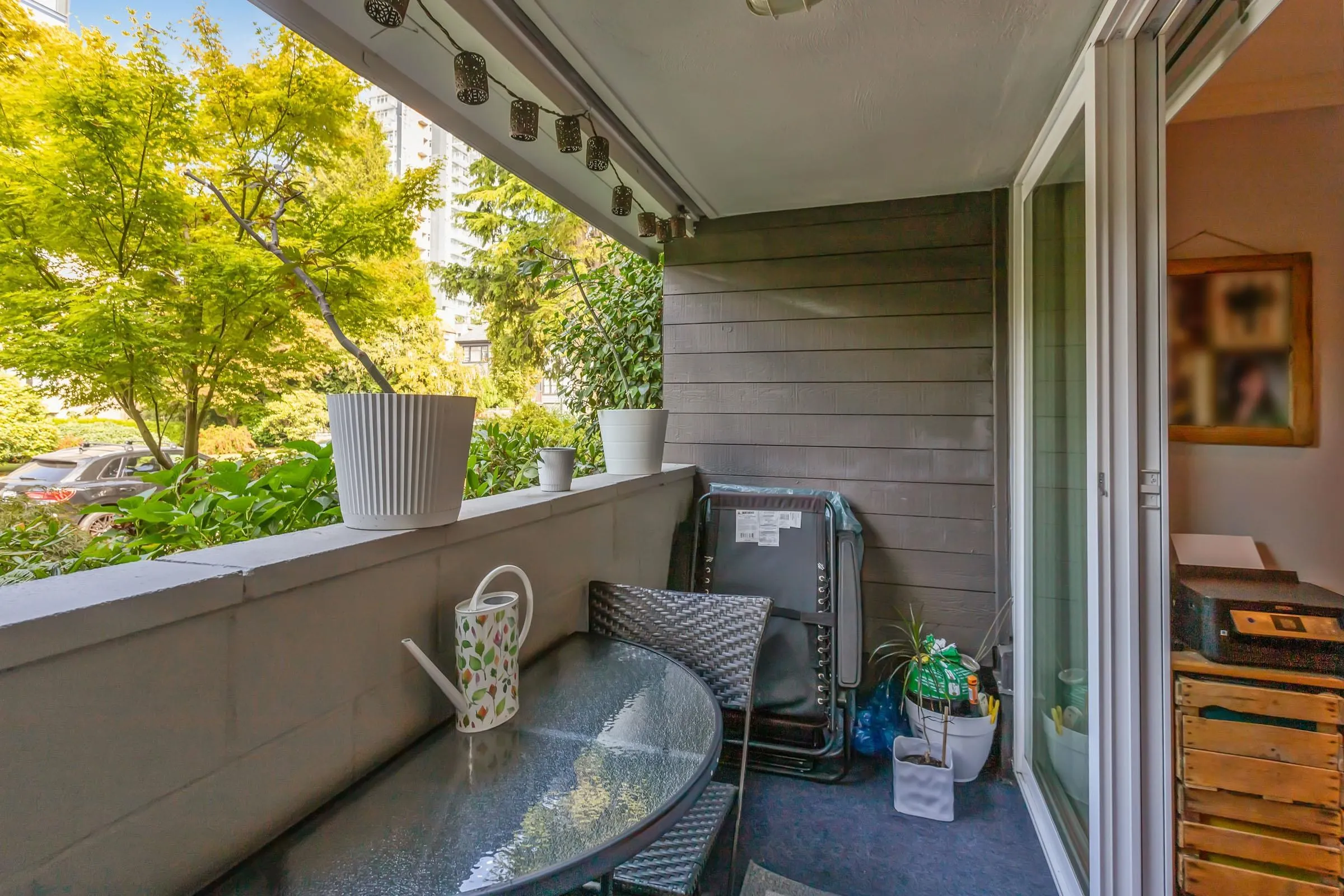 101 1352 W 10th Avenue