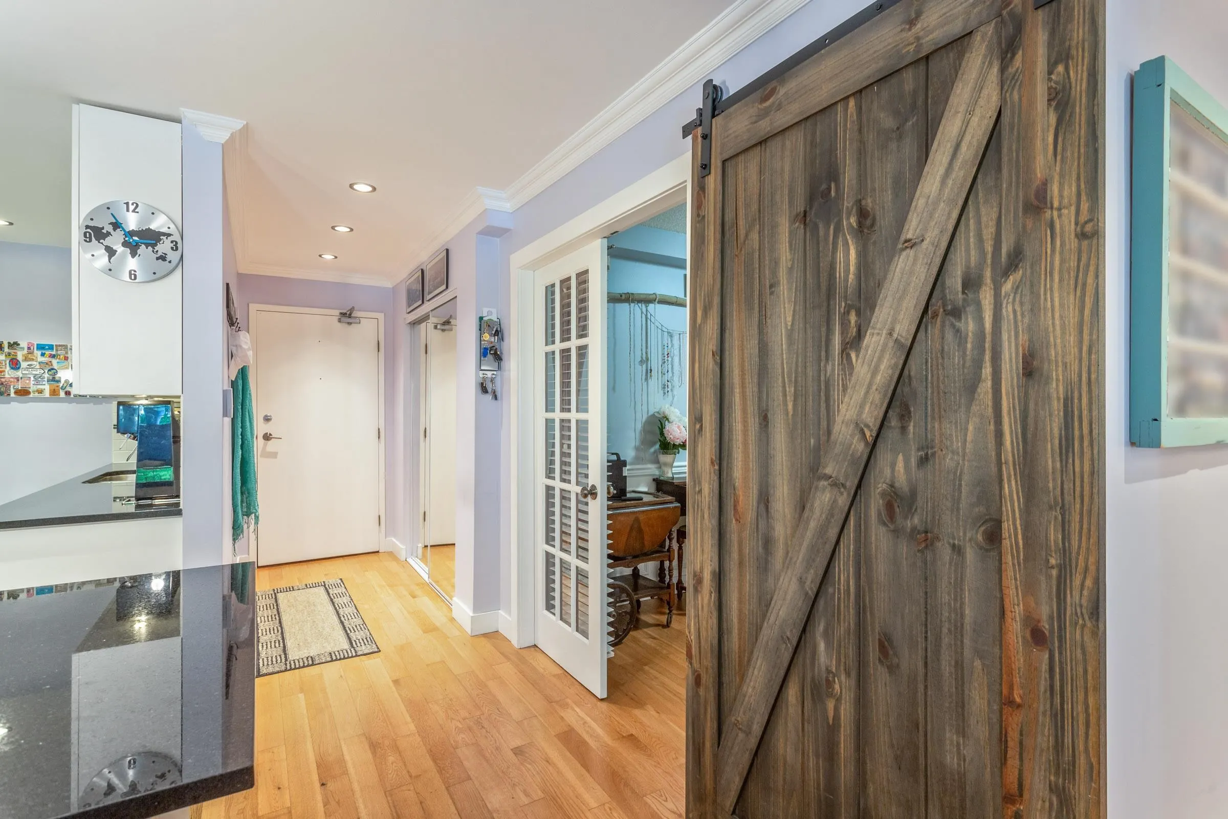 101 1352 W 10th Avenue