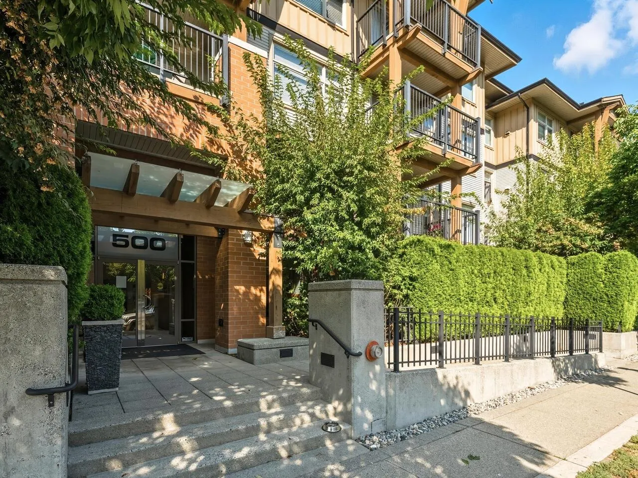 210 500 Klahanie Drive