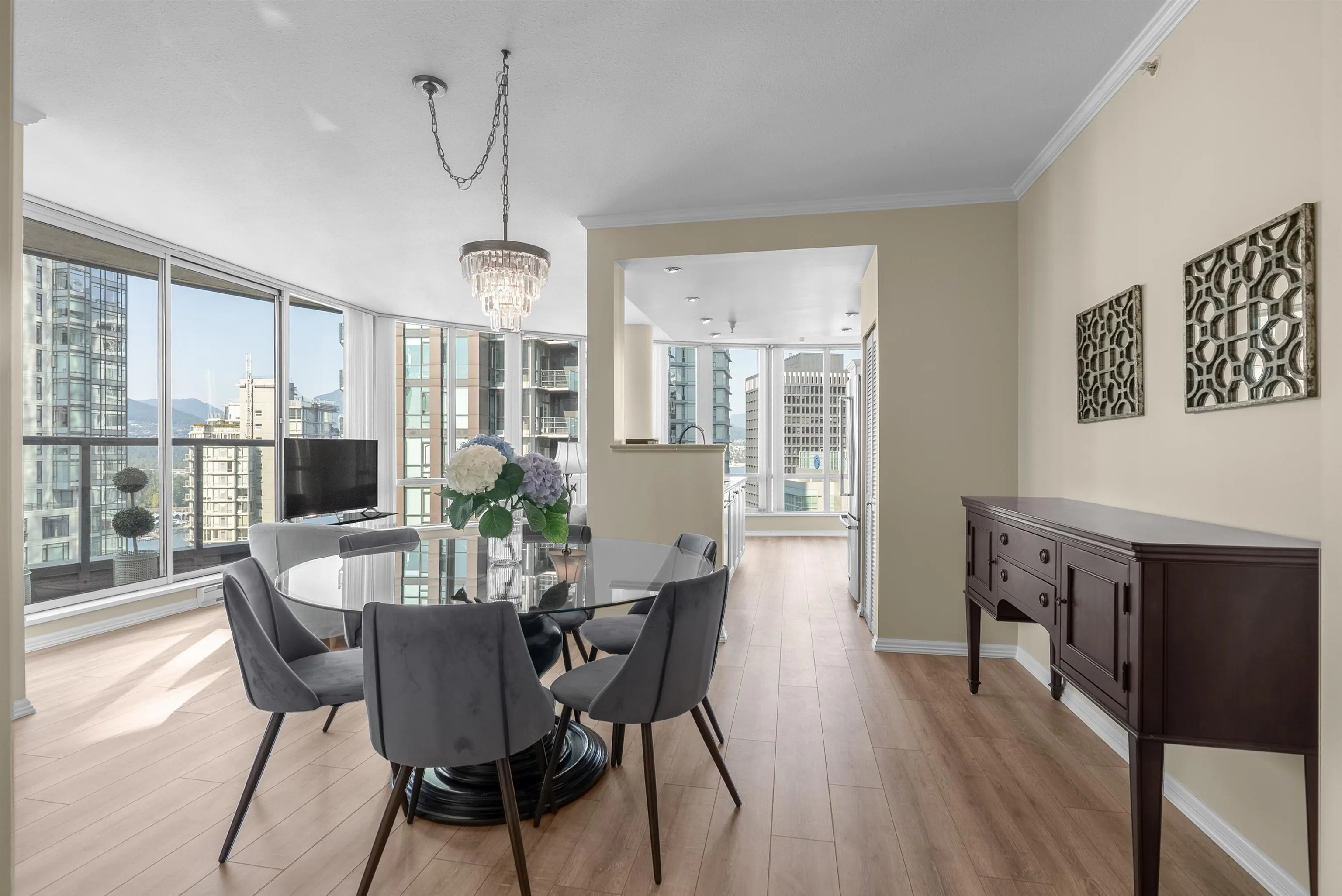 2702 1166 Melville Street