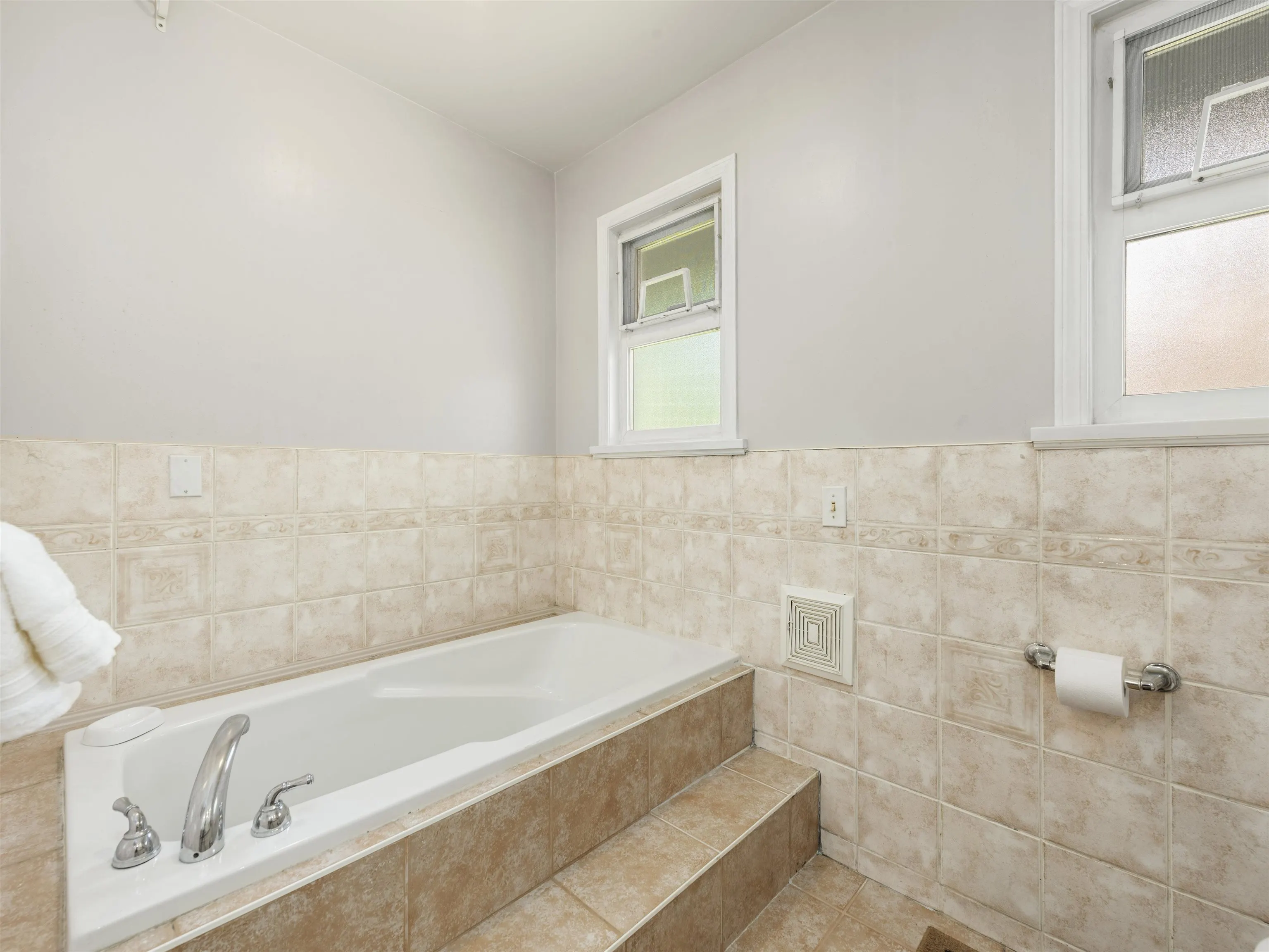 1224 W 23rd Street