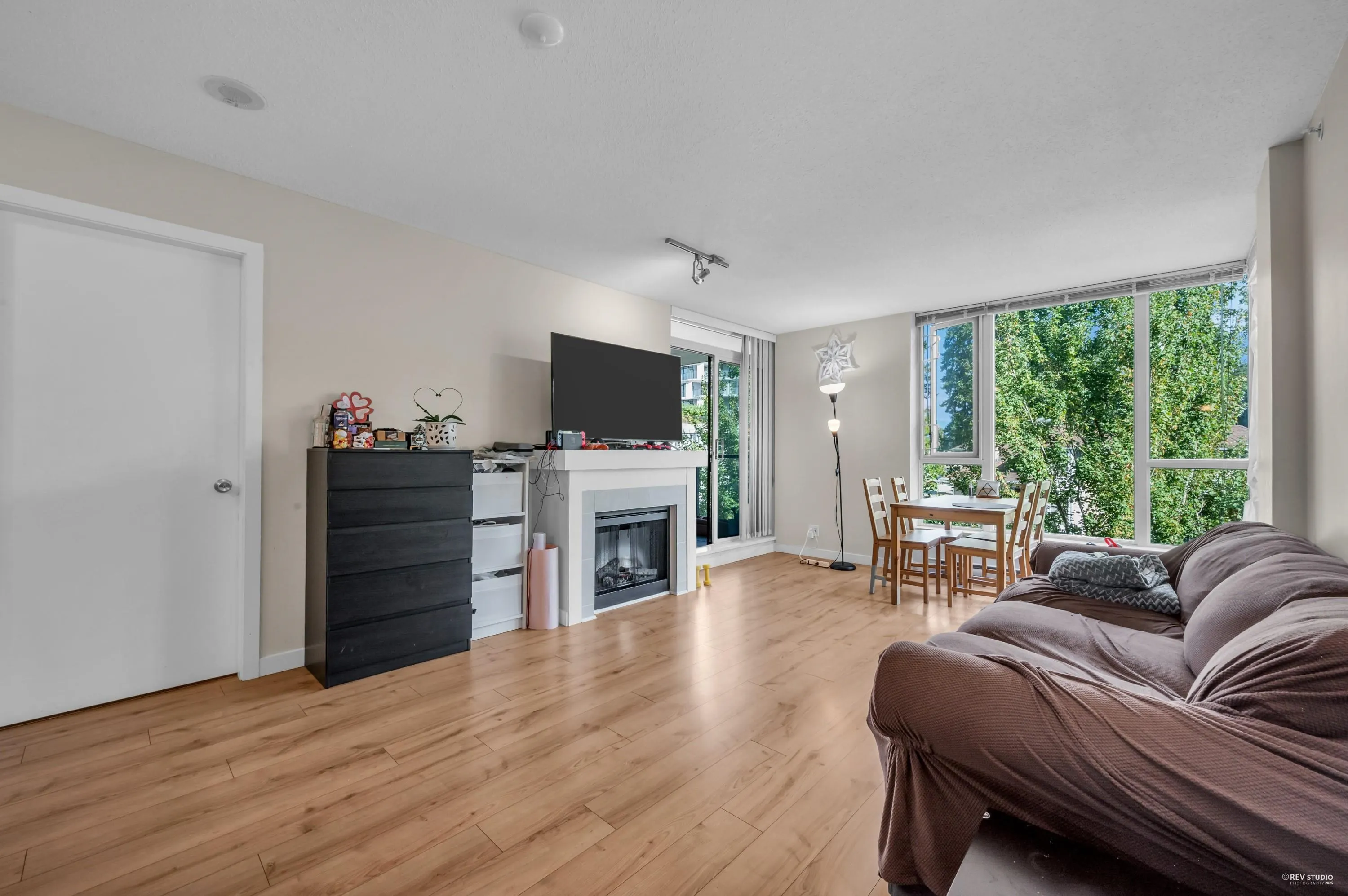 303 1178 Heffley Crescent