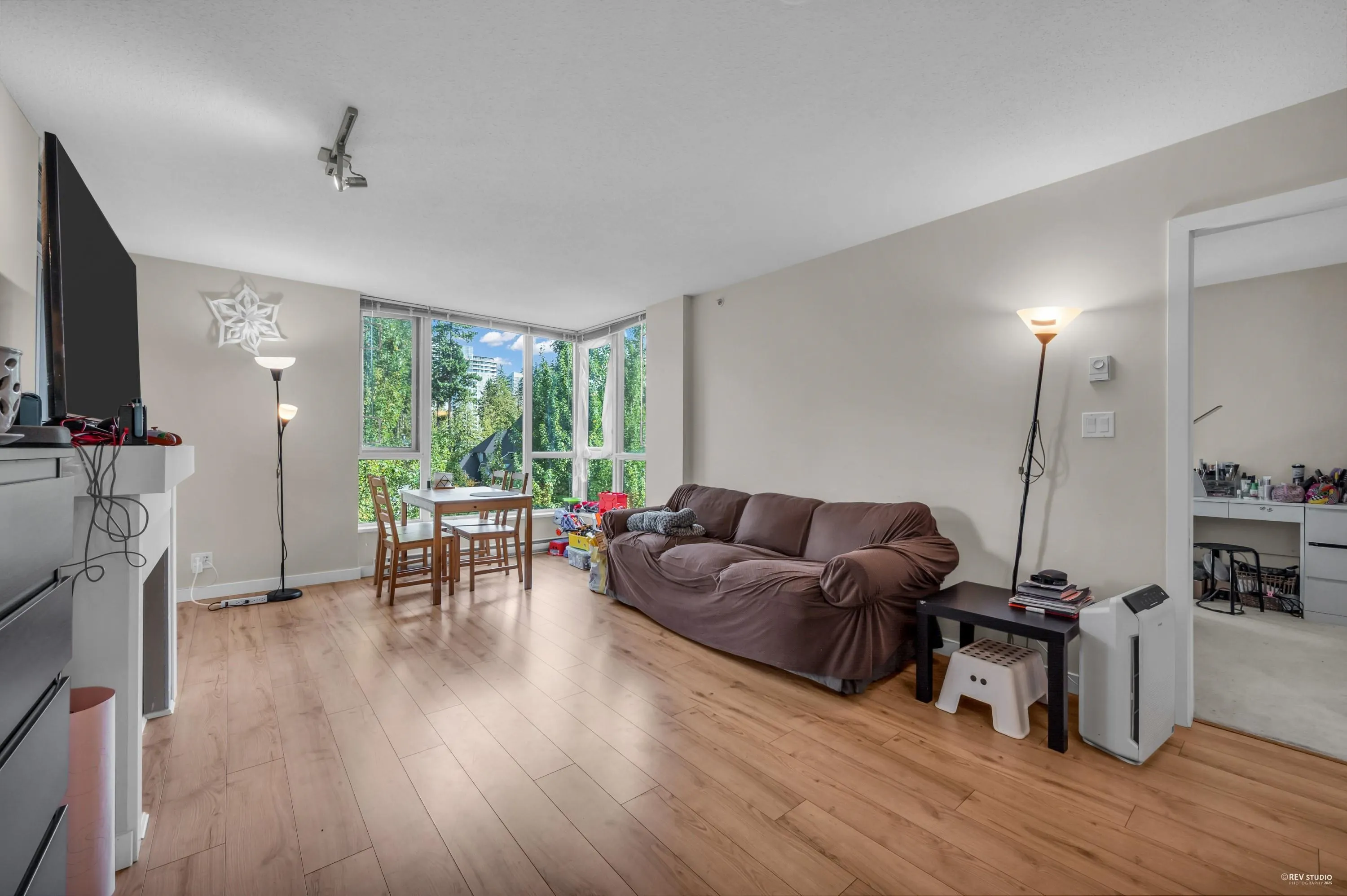 303 1178 Heffley Crescent