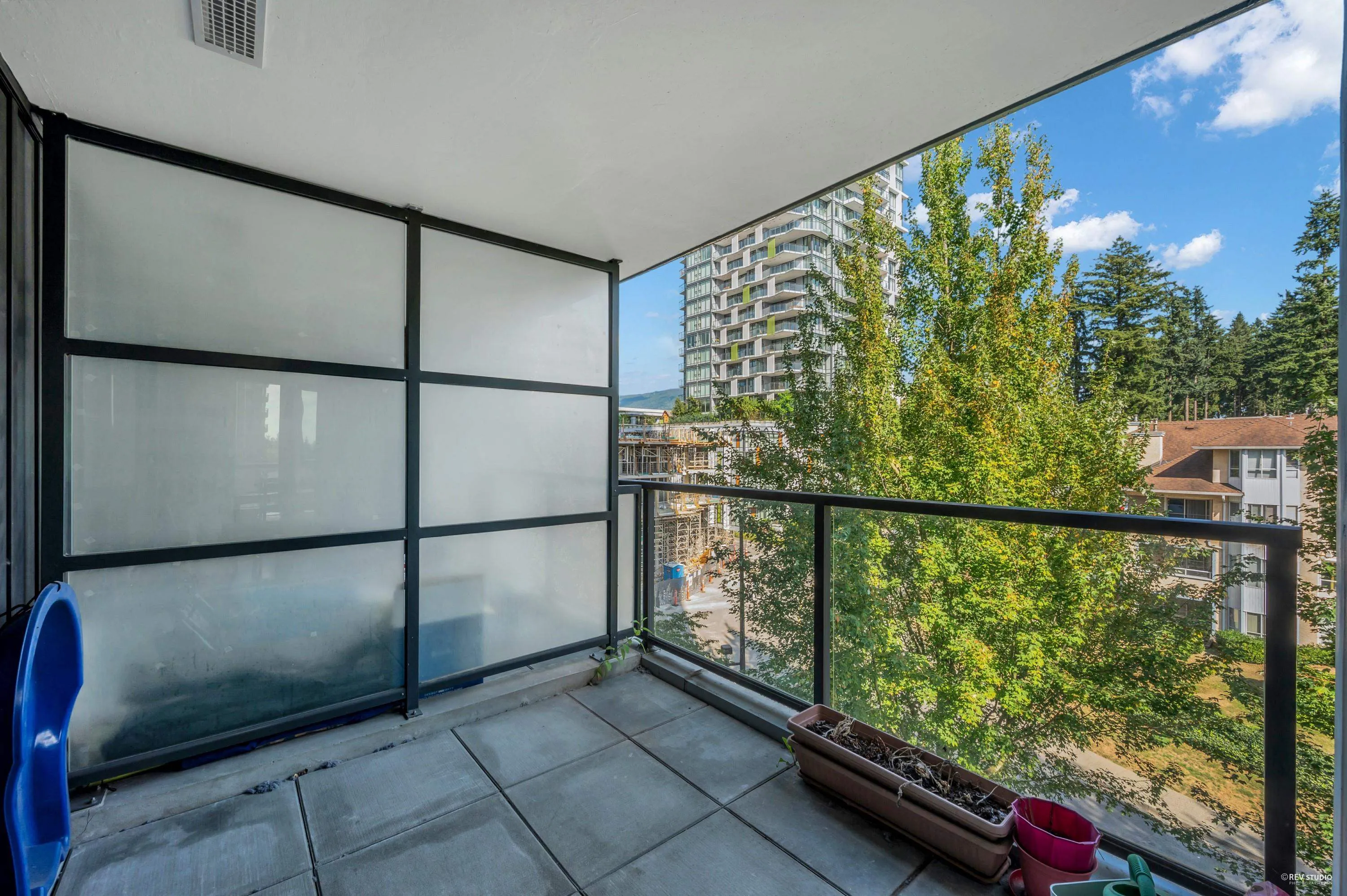 303 1178 Heffley Crescent