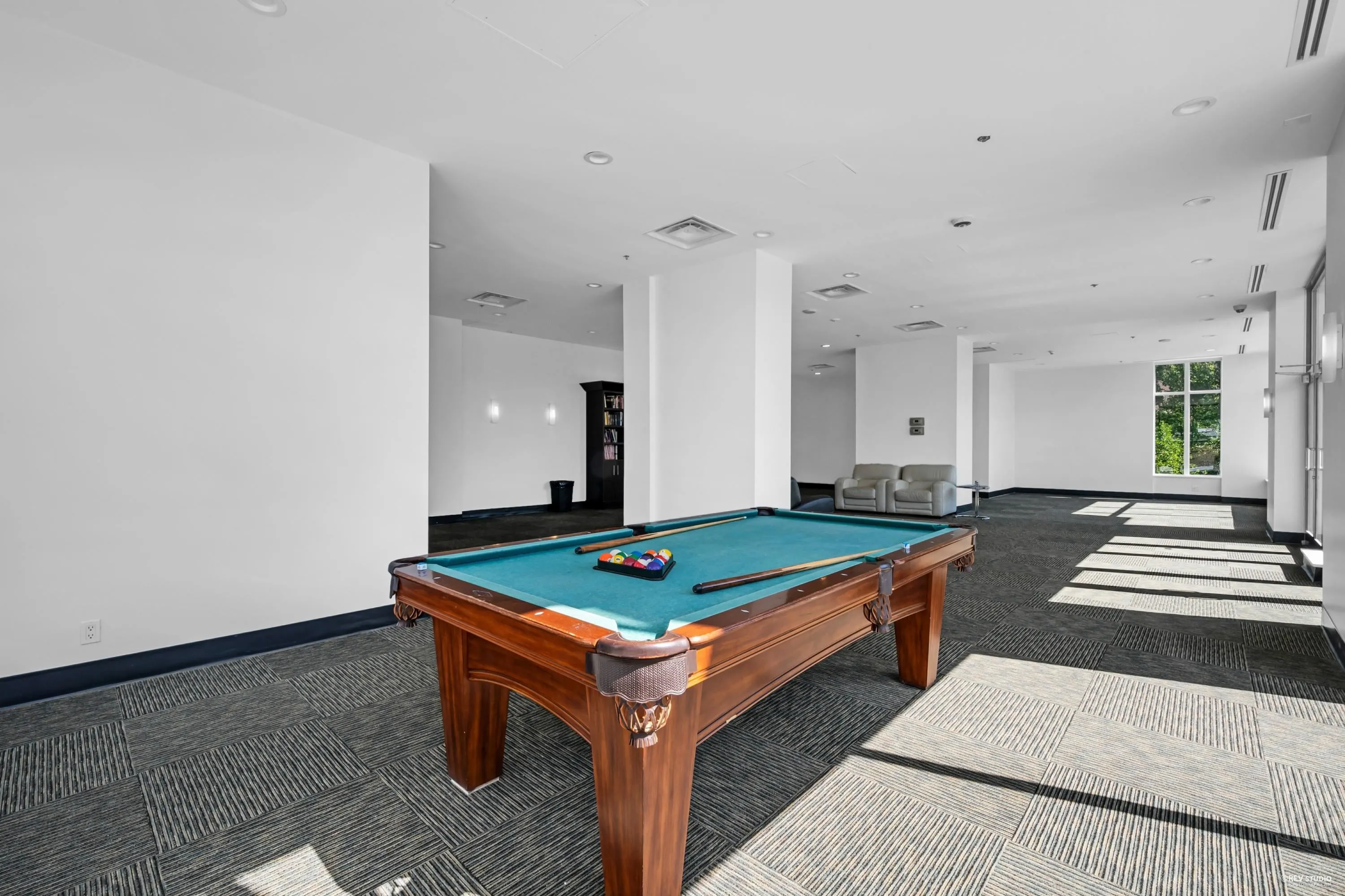 303 1178 Heffley Crescent