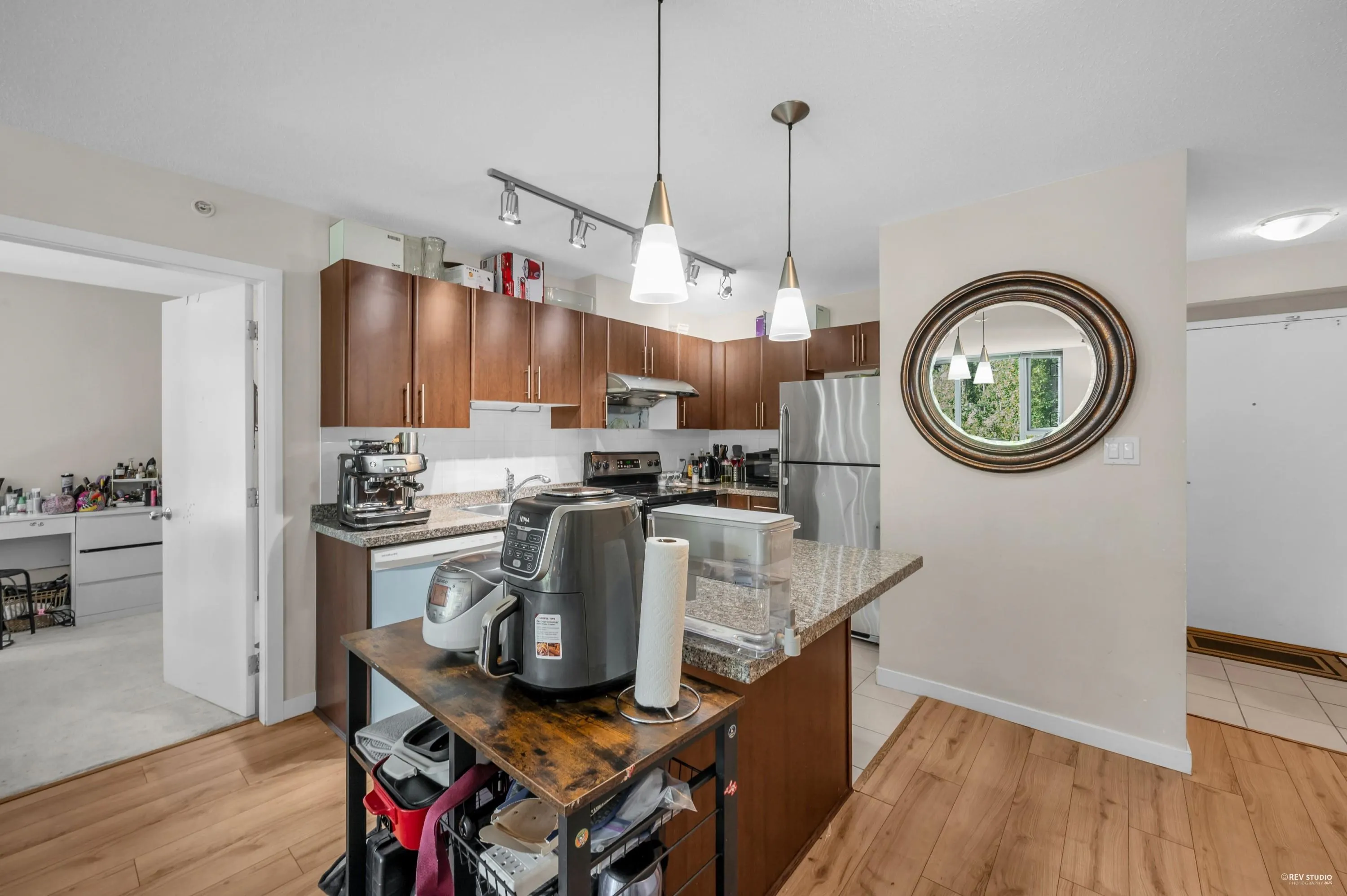 303 1178 Heffley Crescent
