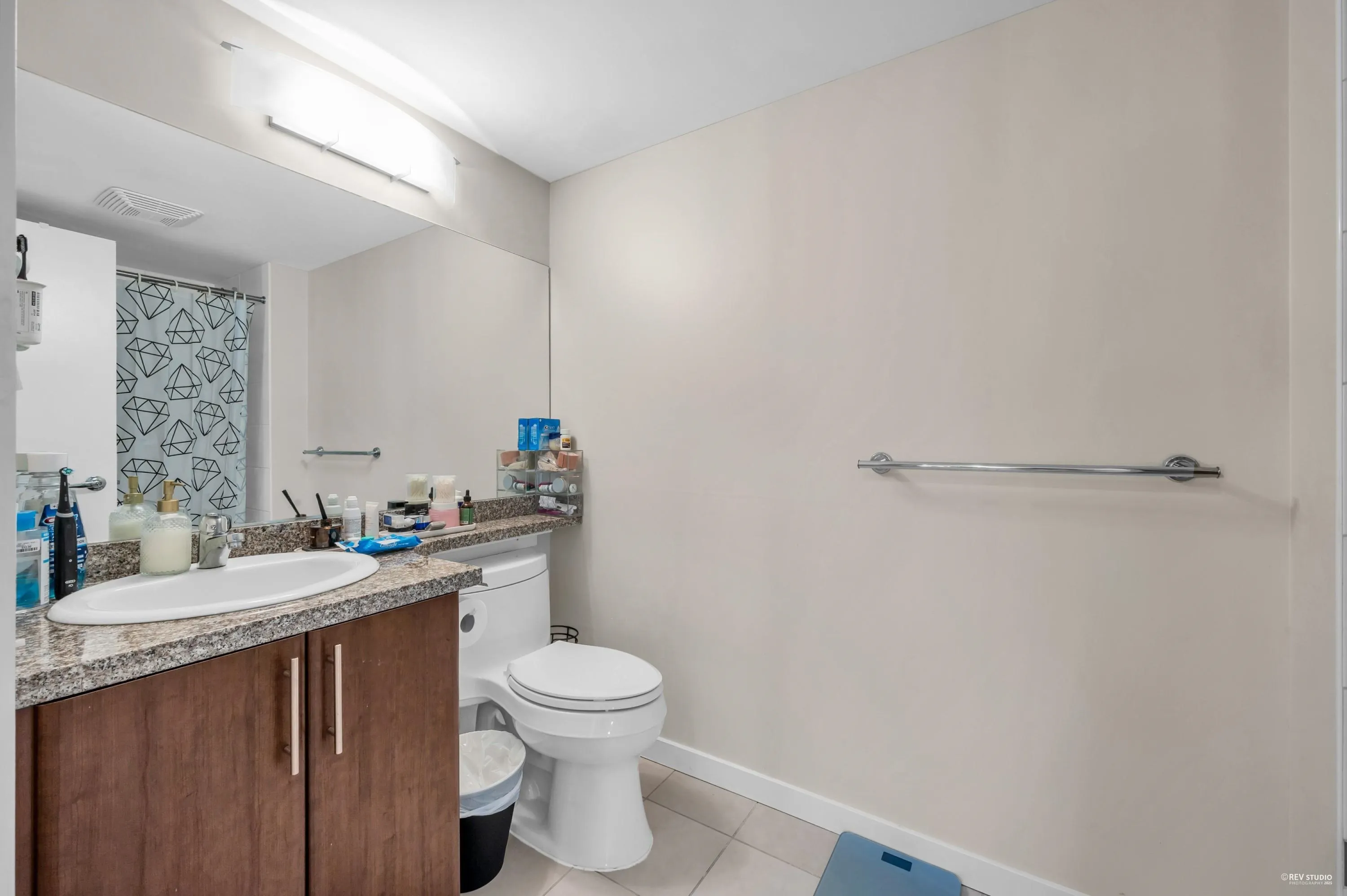 303 1178 Heffley Crescent