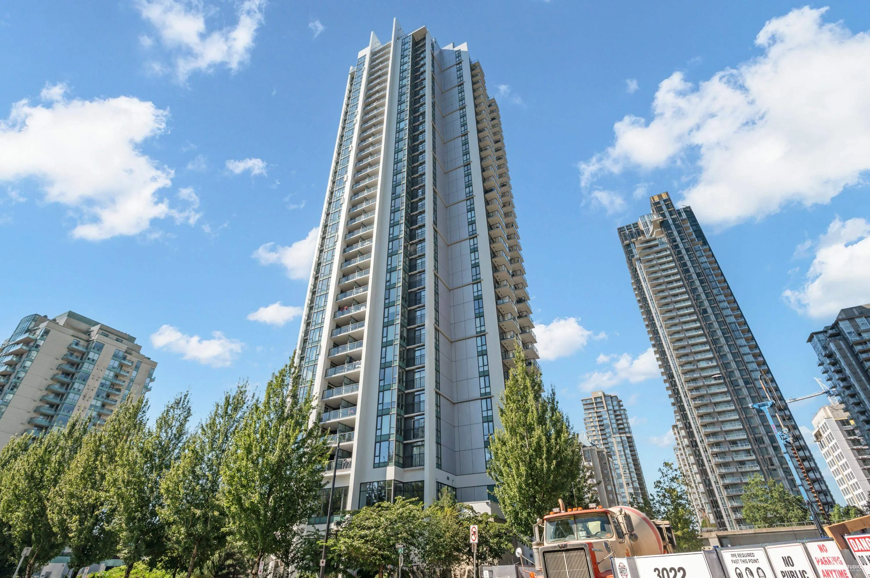303 1178 Heffley Crescent