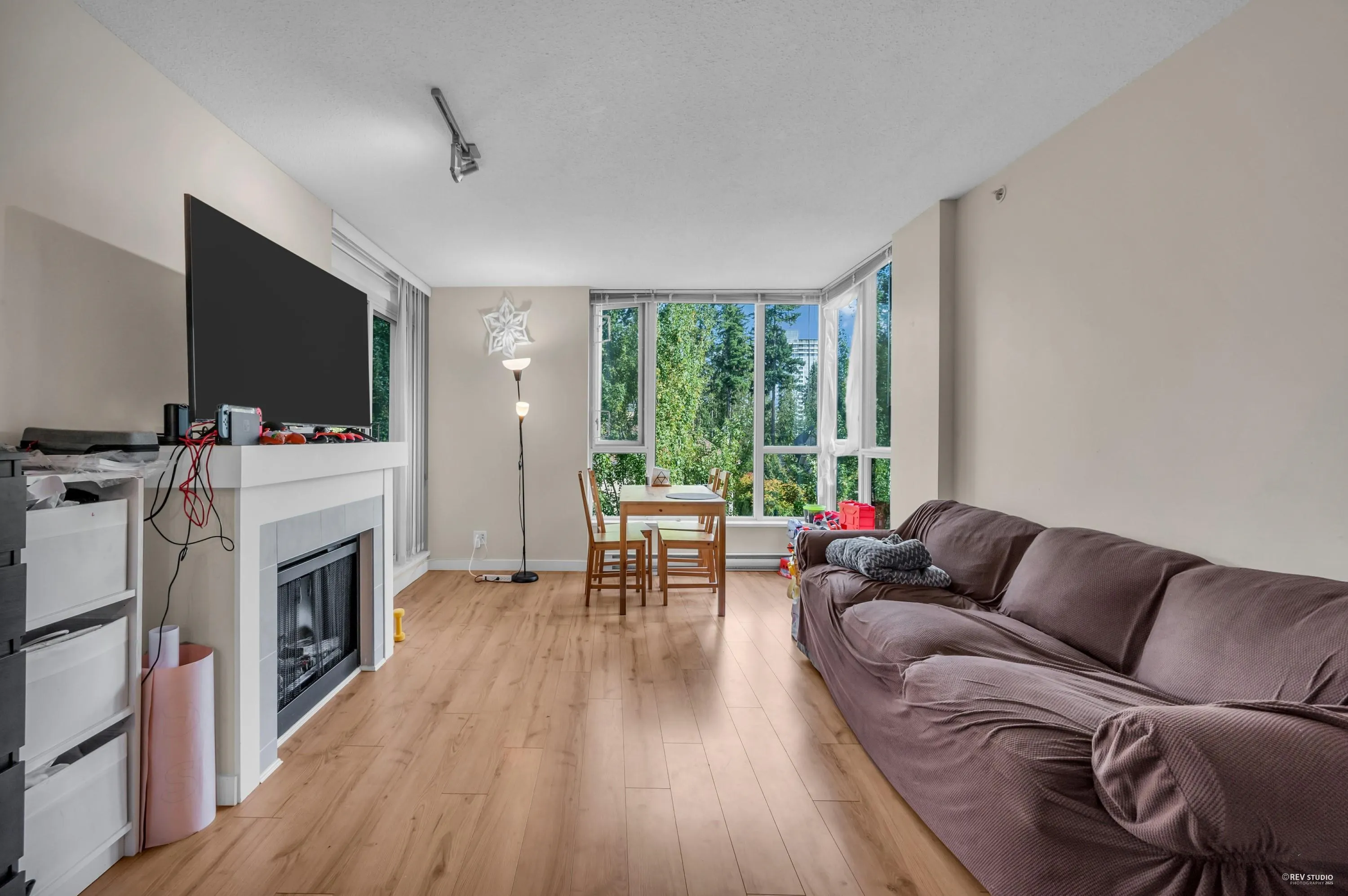 303 1178 Heffley Crescent