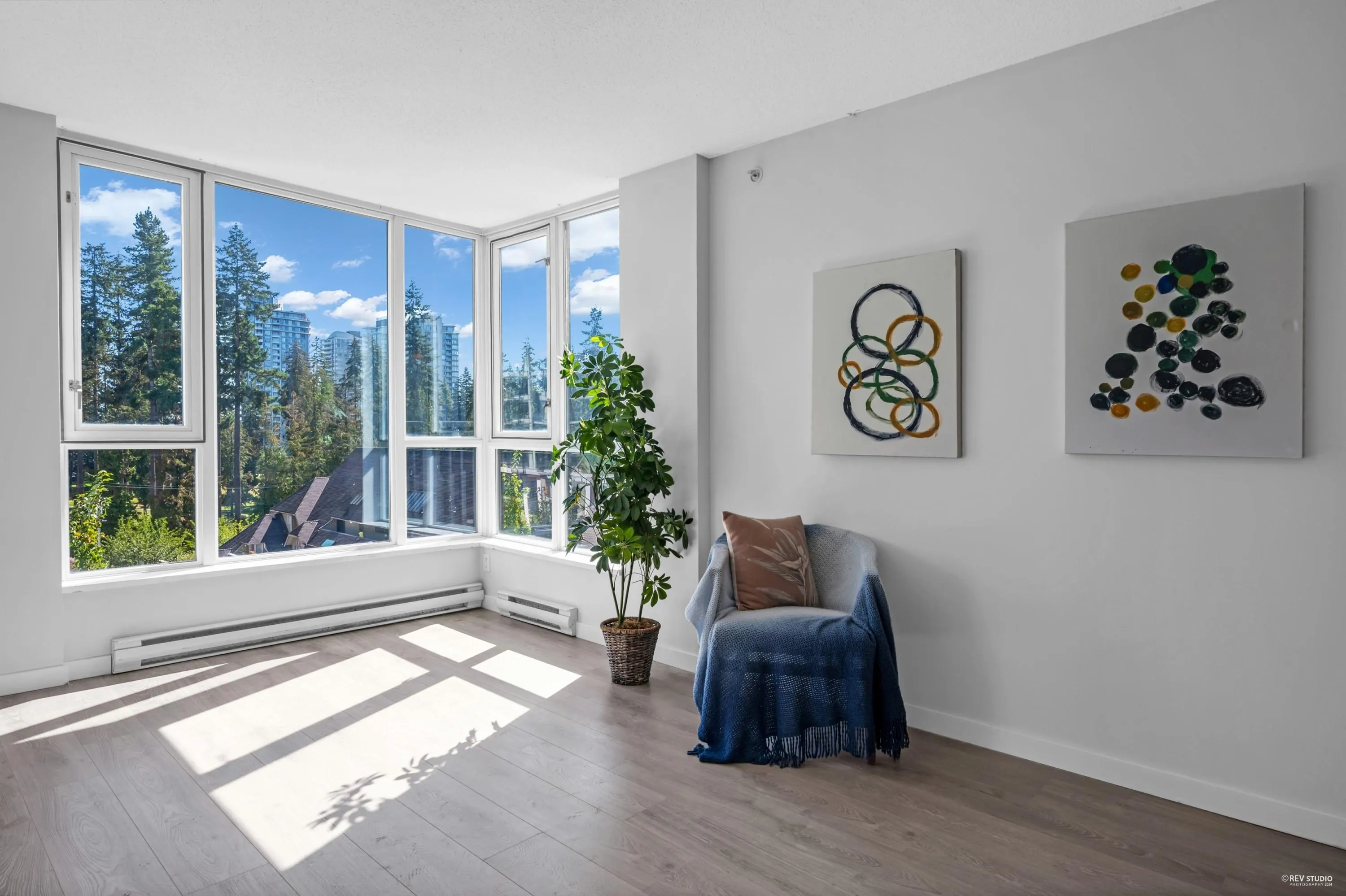 303 1178 Heffley Crescent